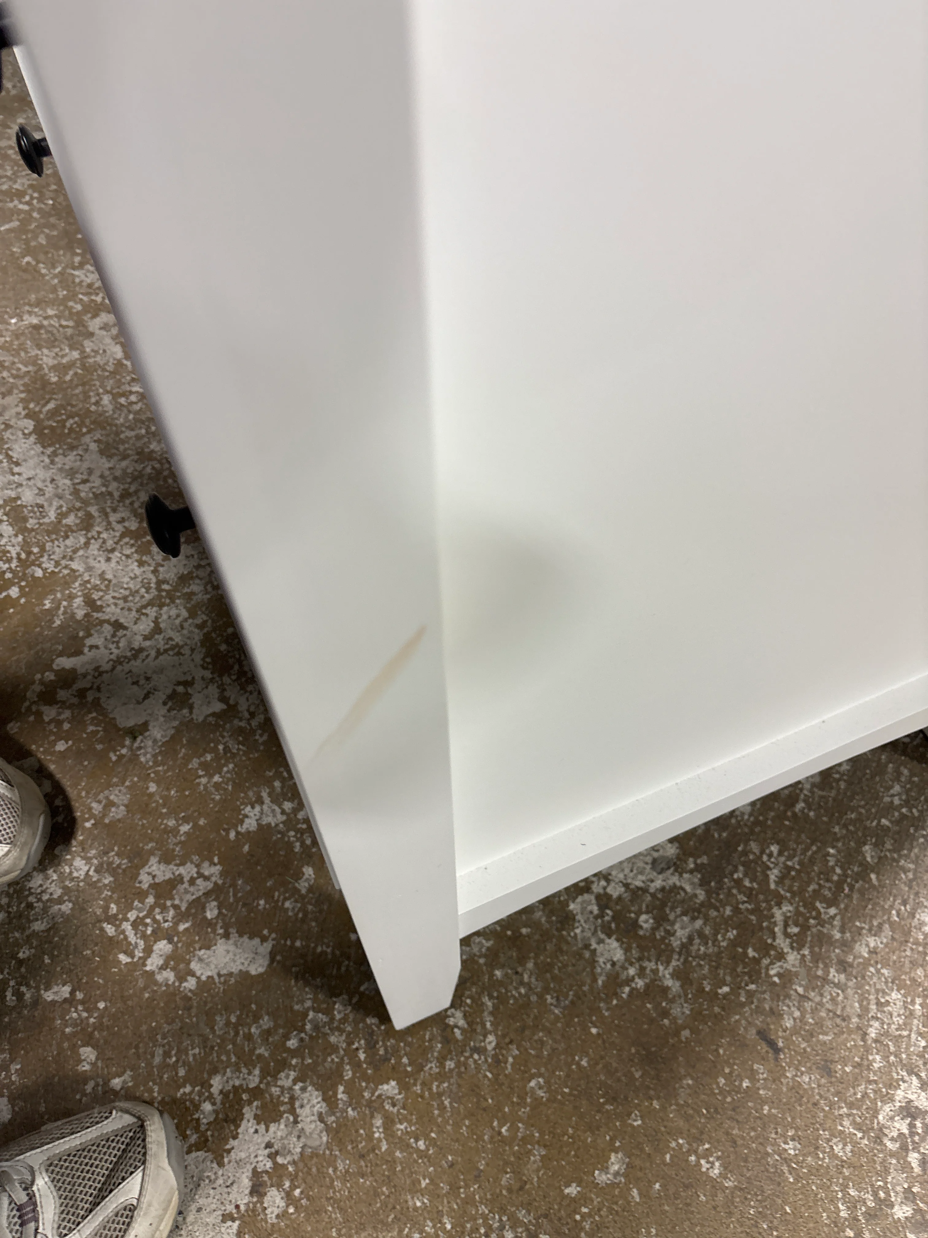 Renee 8 Drawer Dresser - White SHOWROOM ITEM - Image 7