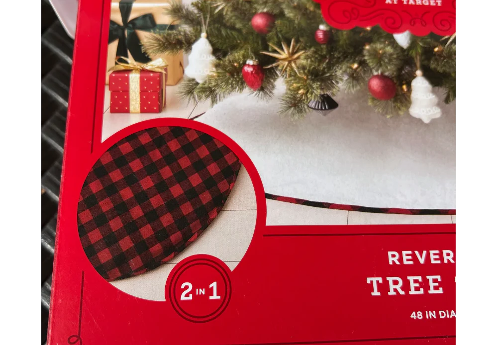 Reversible Christmas Tree Skirt Red Plaid /White Faux Fur, final cut - Image 5