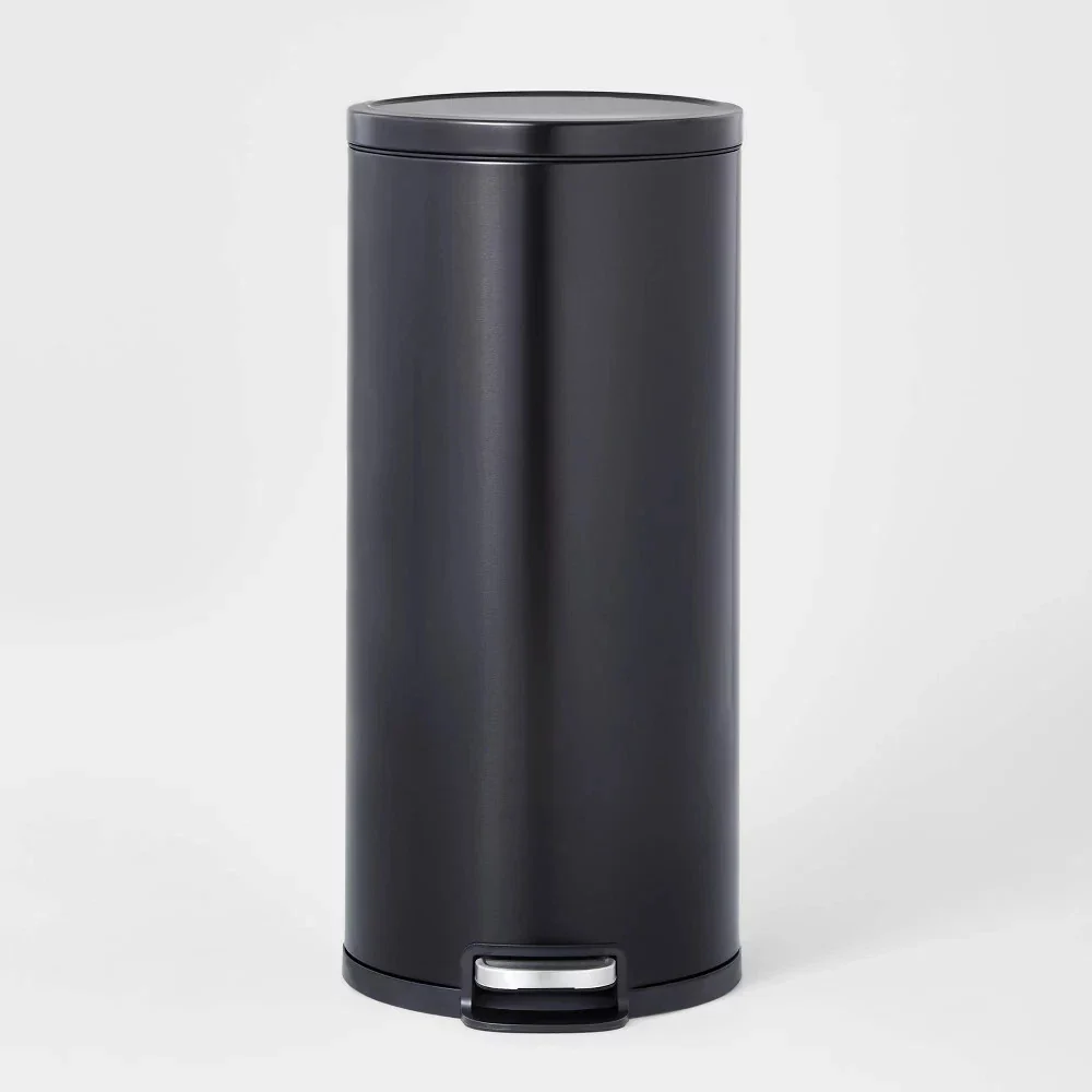Round Step Trash Can Black