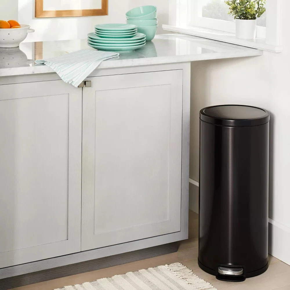 Round Step Trash Can Black - Image 3
