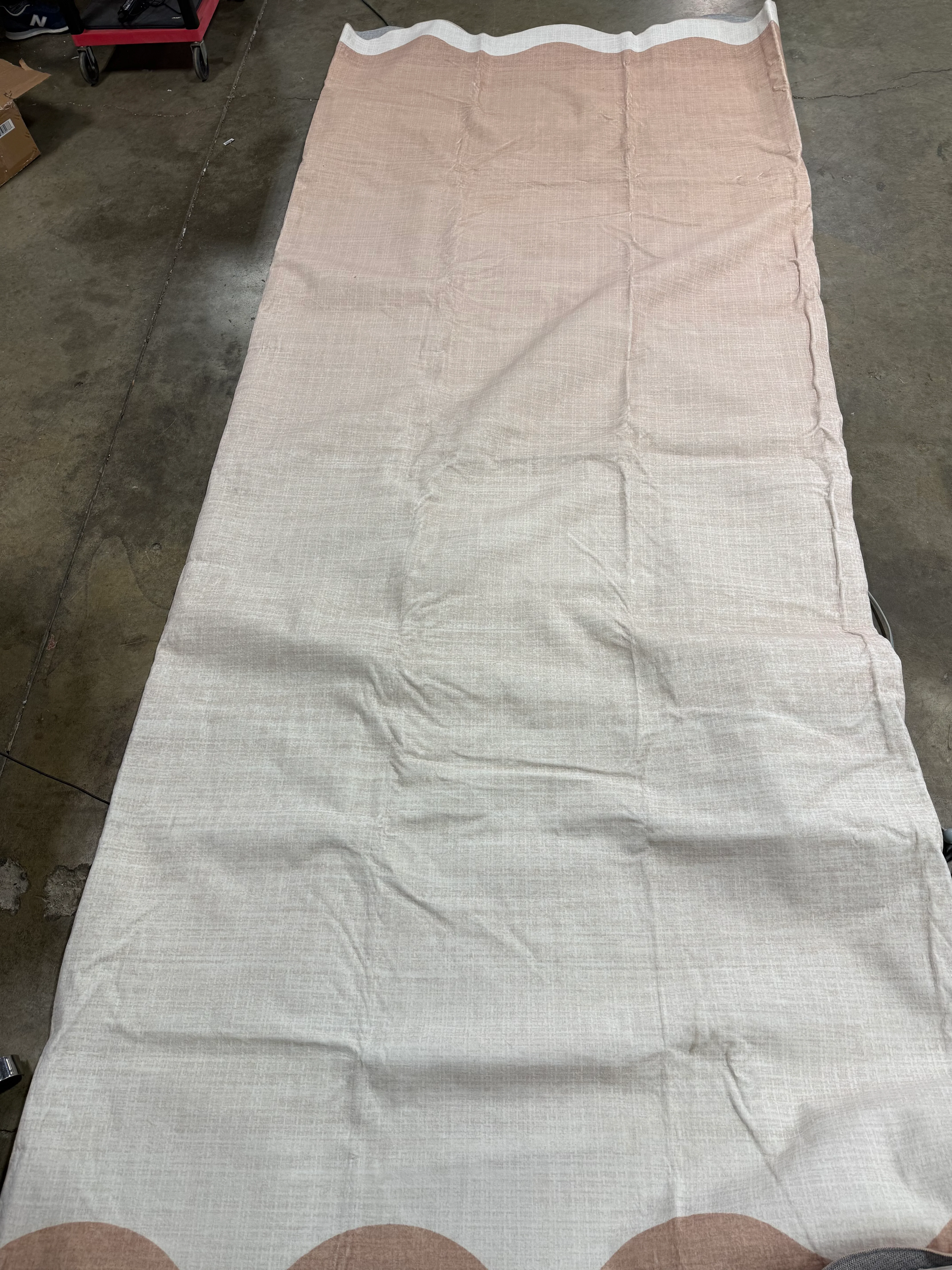 Scalloped Washable Ombre Rug 10' × 13' - Image 7