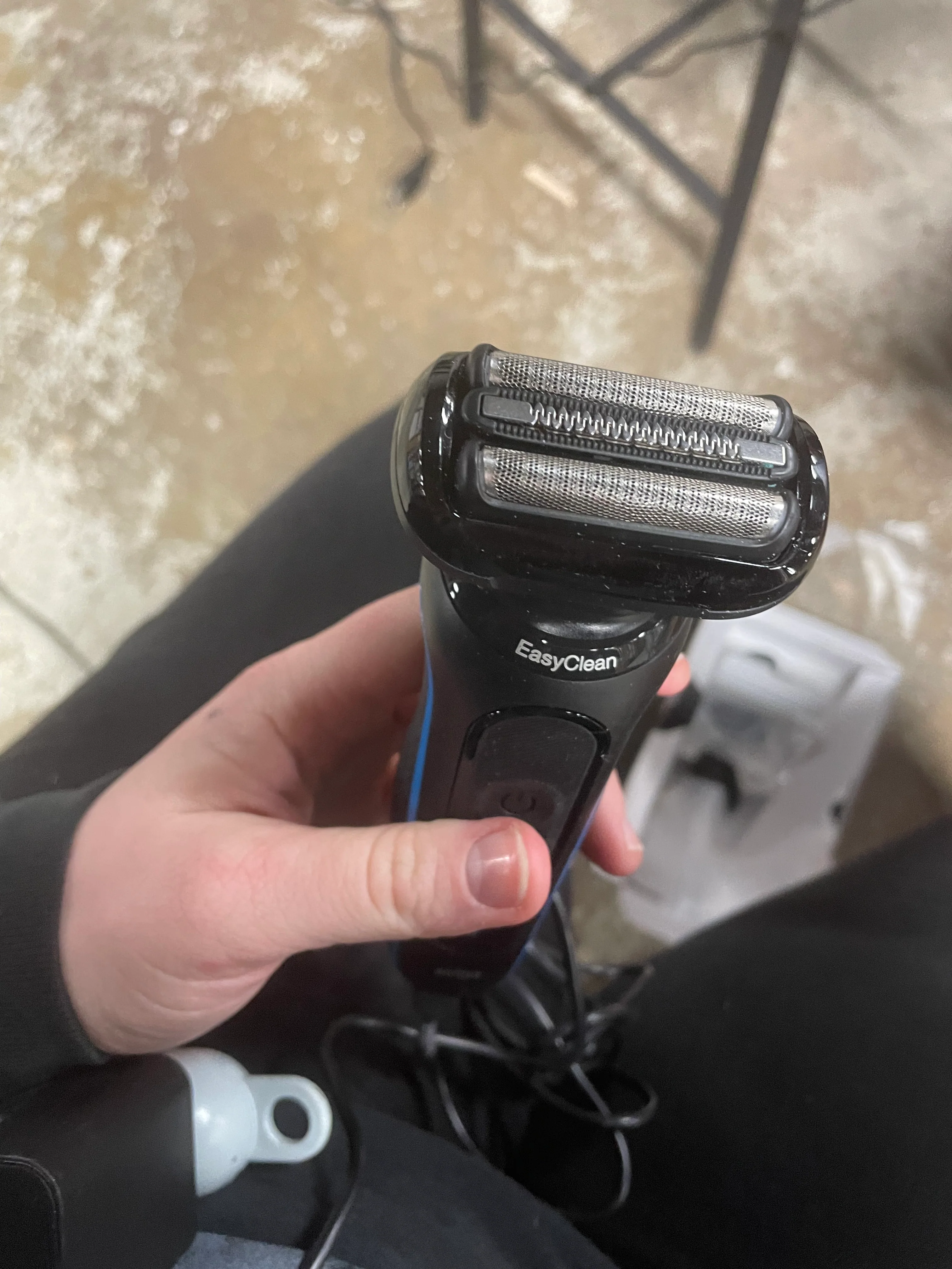 Rechargeable Wet & Dry Shaver - Image 8