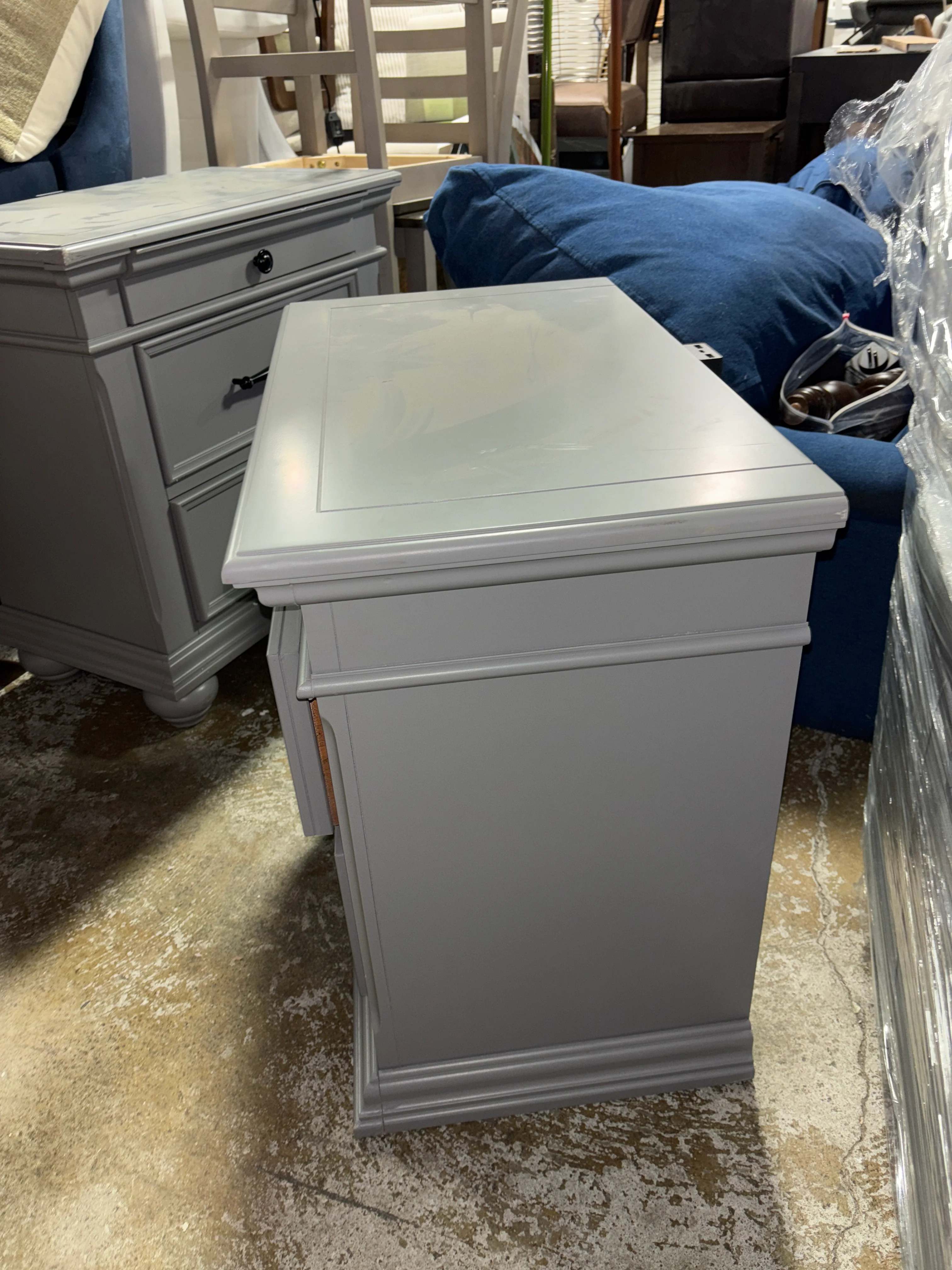 (Set of 2) Amarilis 28'' W Nightstand - Gray SHOWROOM ITEM - Image 6