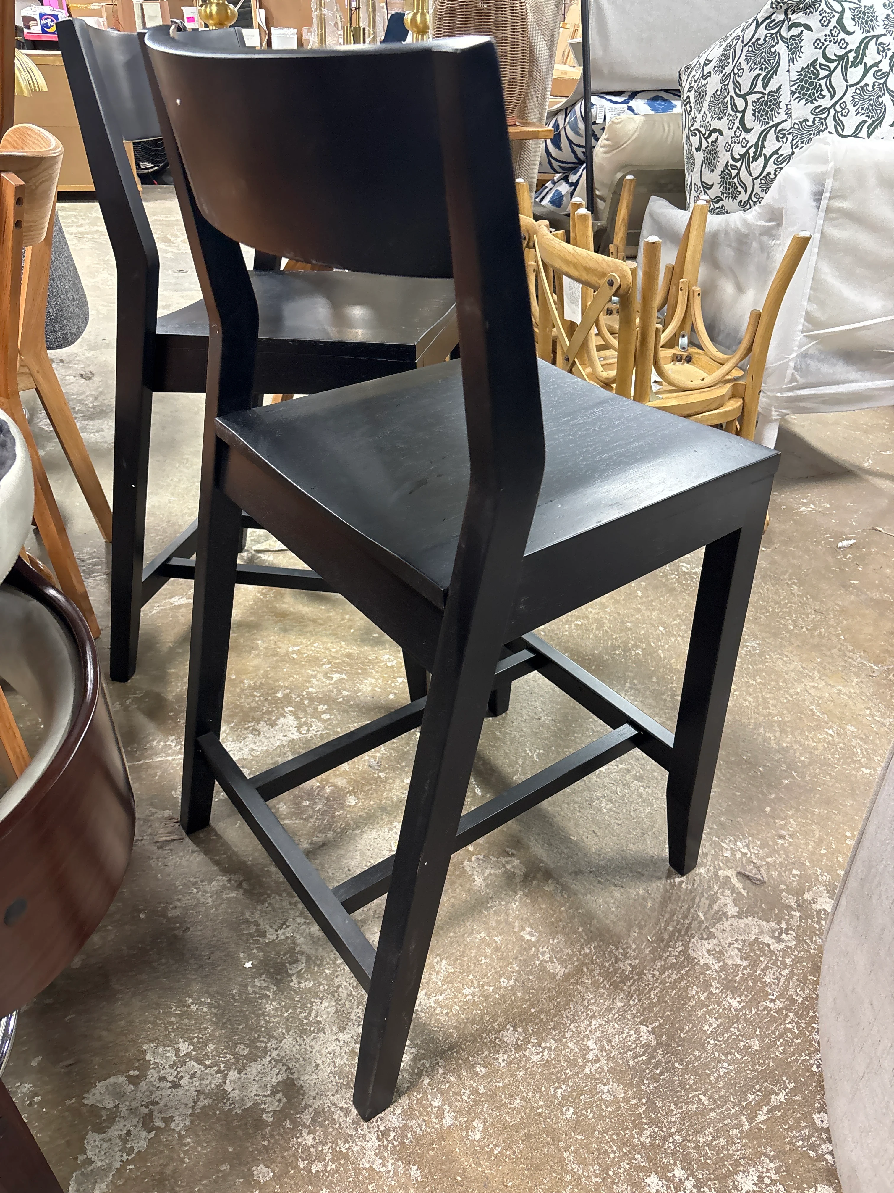(Set of 2) Plank & Beam 30" Solid Wood Bar Height Chair SHOWROOM ITEM - Image 4