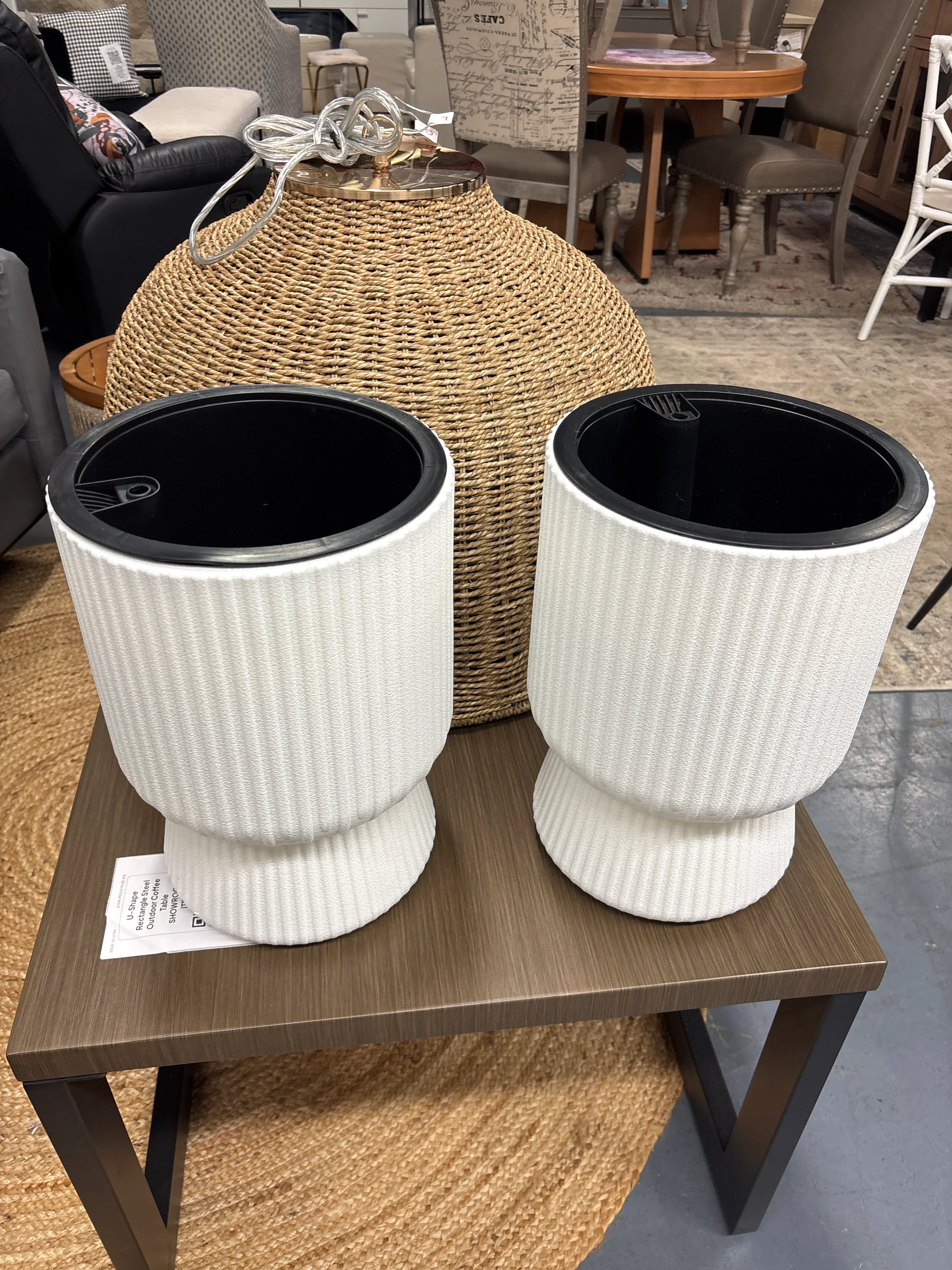 (Set of 2) Tall Planter Set Plastic with Water Level Monitor SHOWROOM ITEM - Image 2