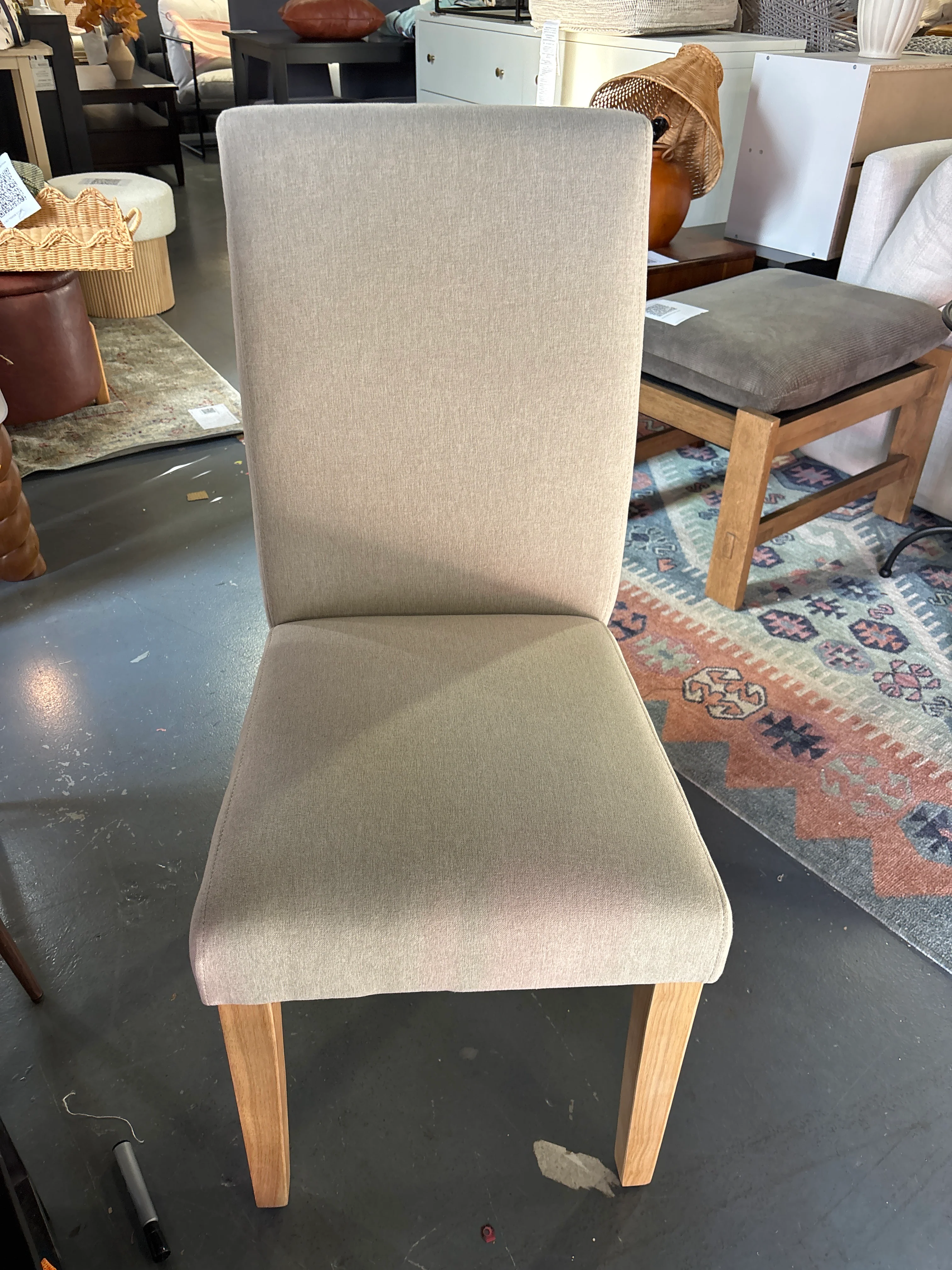 (Set of 4) Modern Fabric Upholstered Ergonomic Chairs with Curved Backrest SHOWROOM ITEM - Image 2