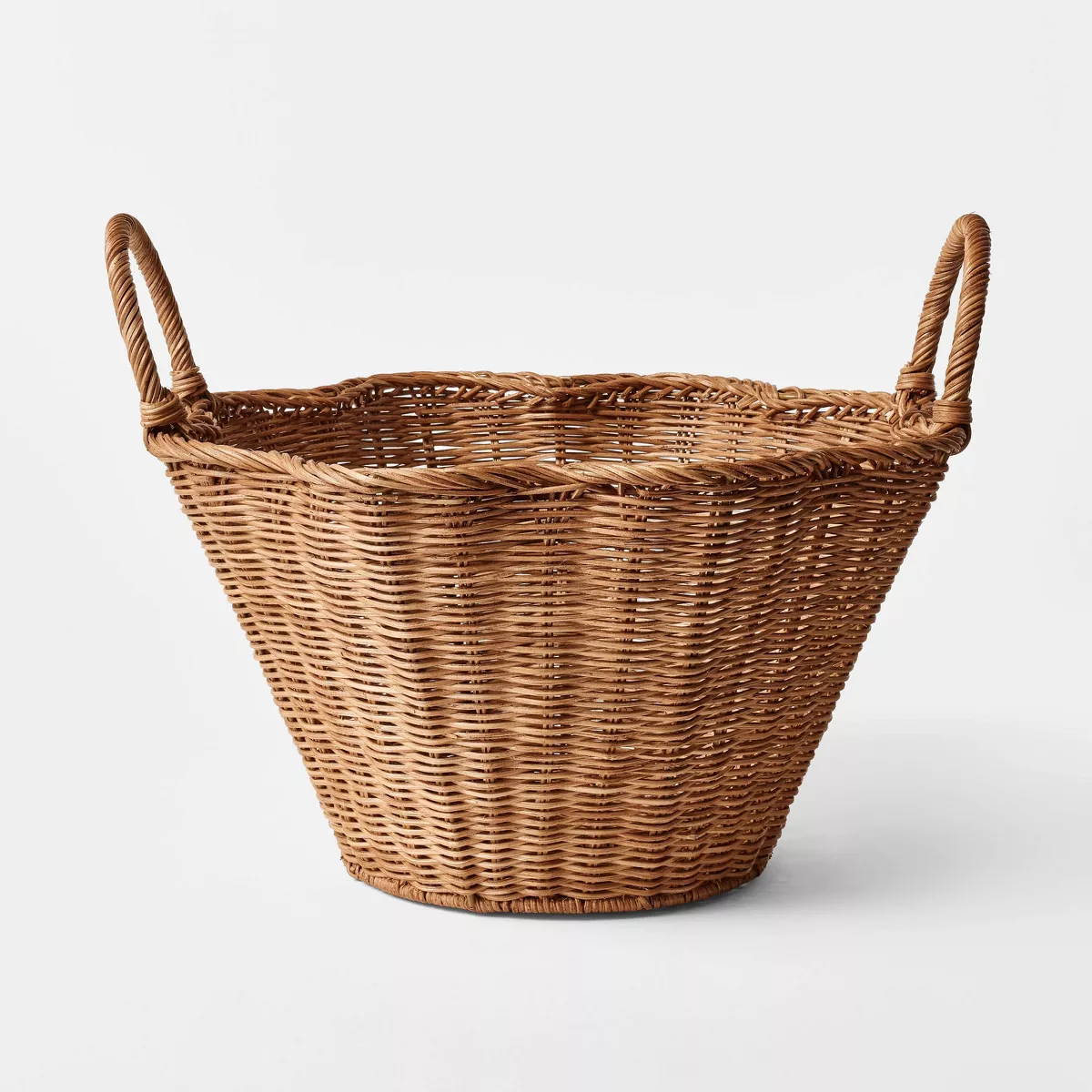 Small Scallop Basket SHOWROOM ITEM