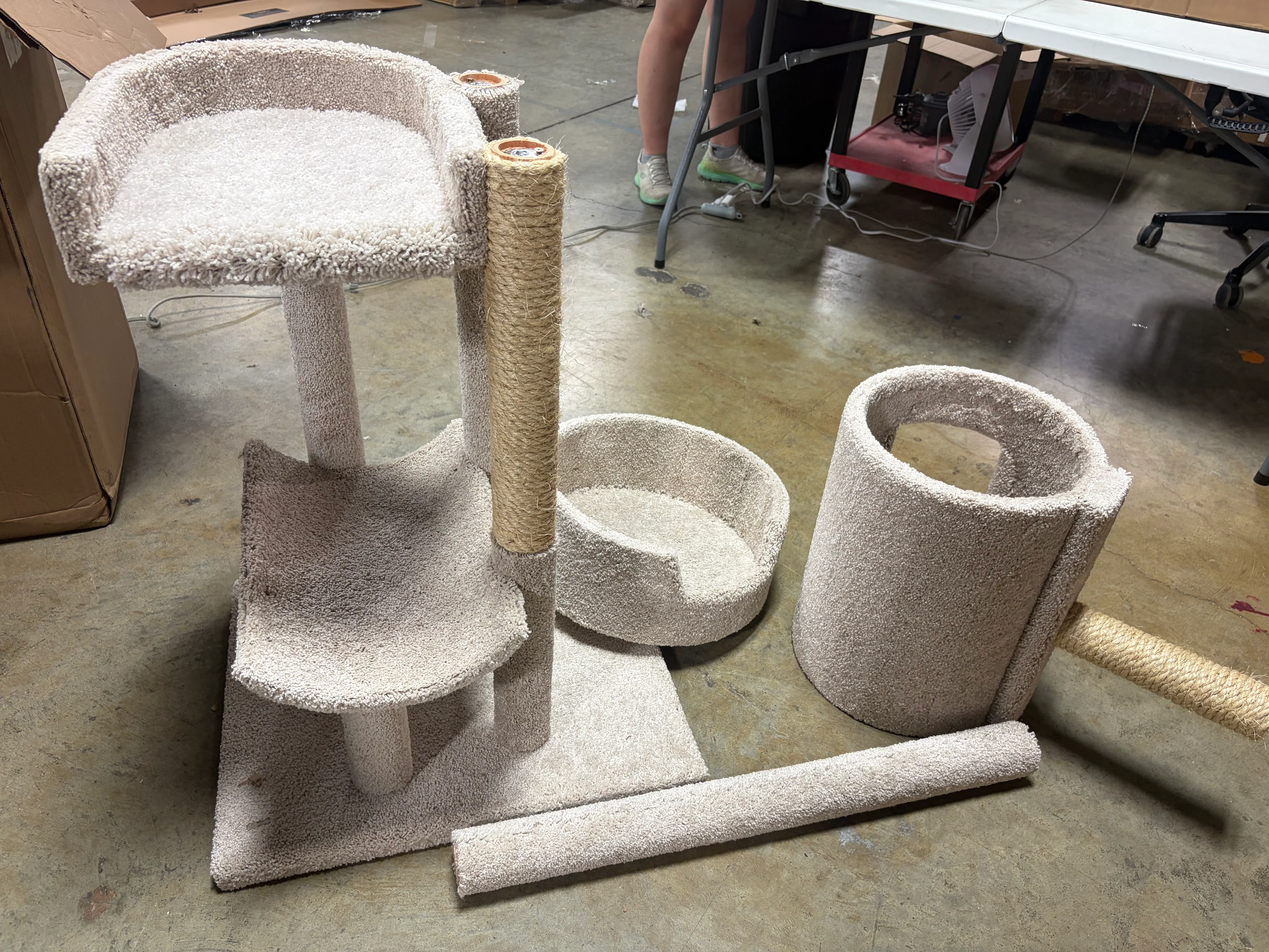 Solid Wood Cat Climbing Tower Cat Tree, Beige - Image 7
