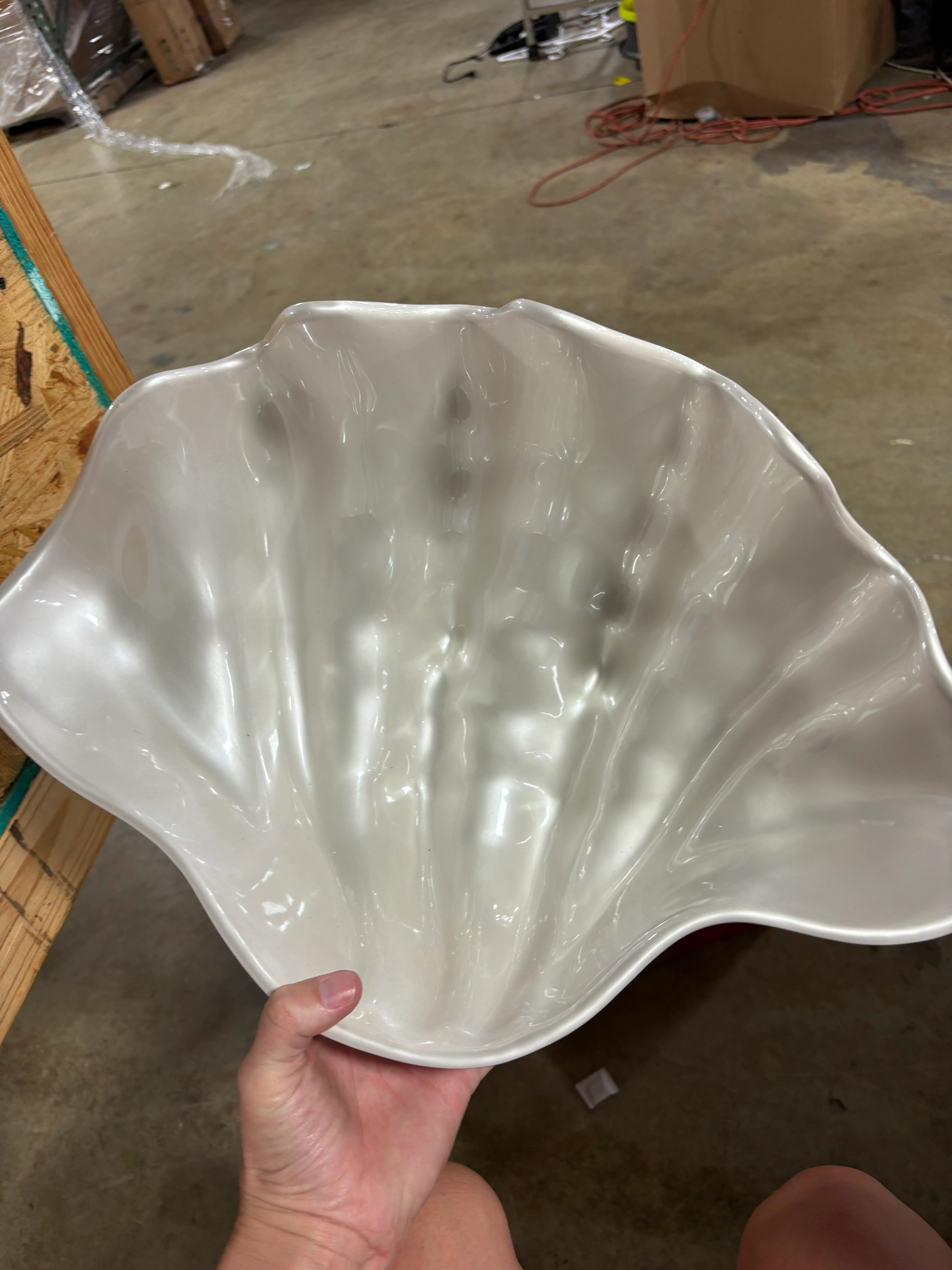 Split P Seashell Serving Bowl SHOWROOM ITEM - Image 2