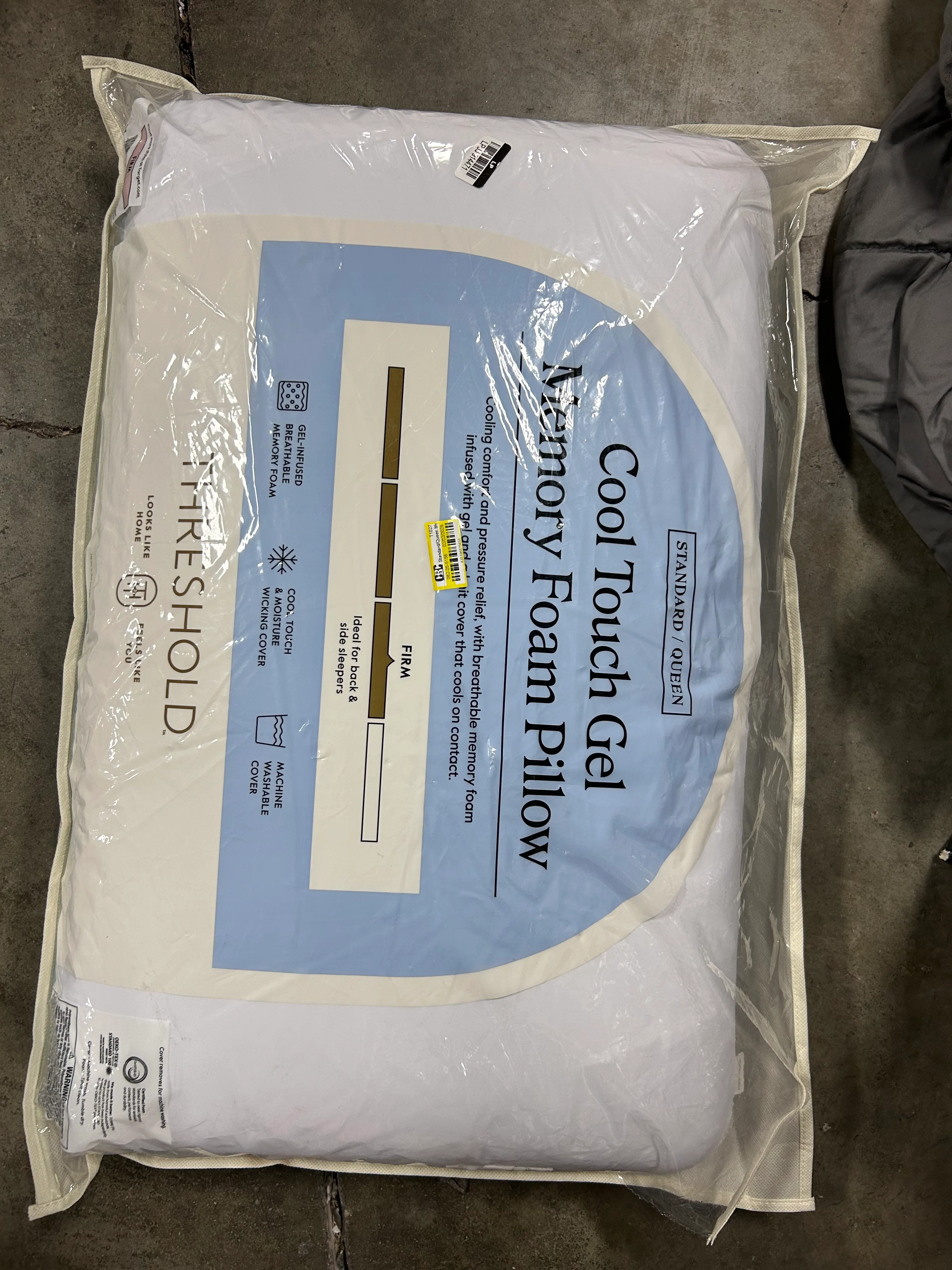 Standard/Queen Medium Firm Cool Touch Memory Foam Bed Pillow - Image 5