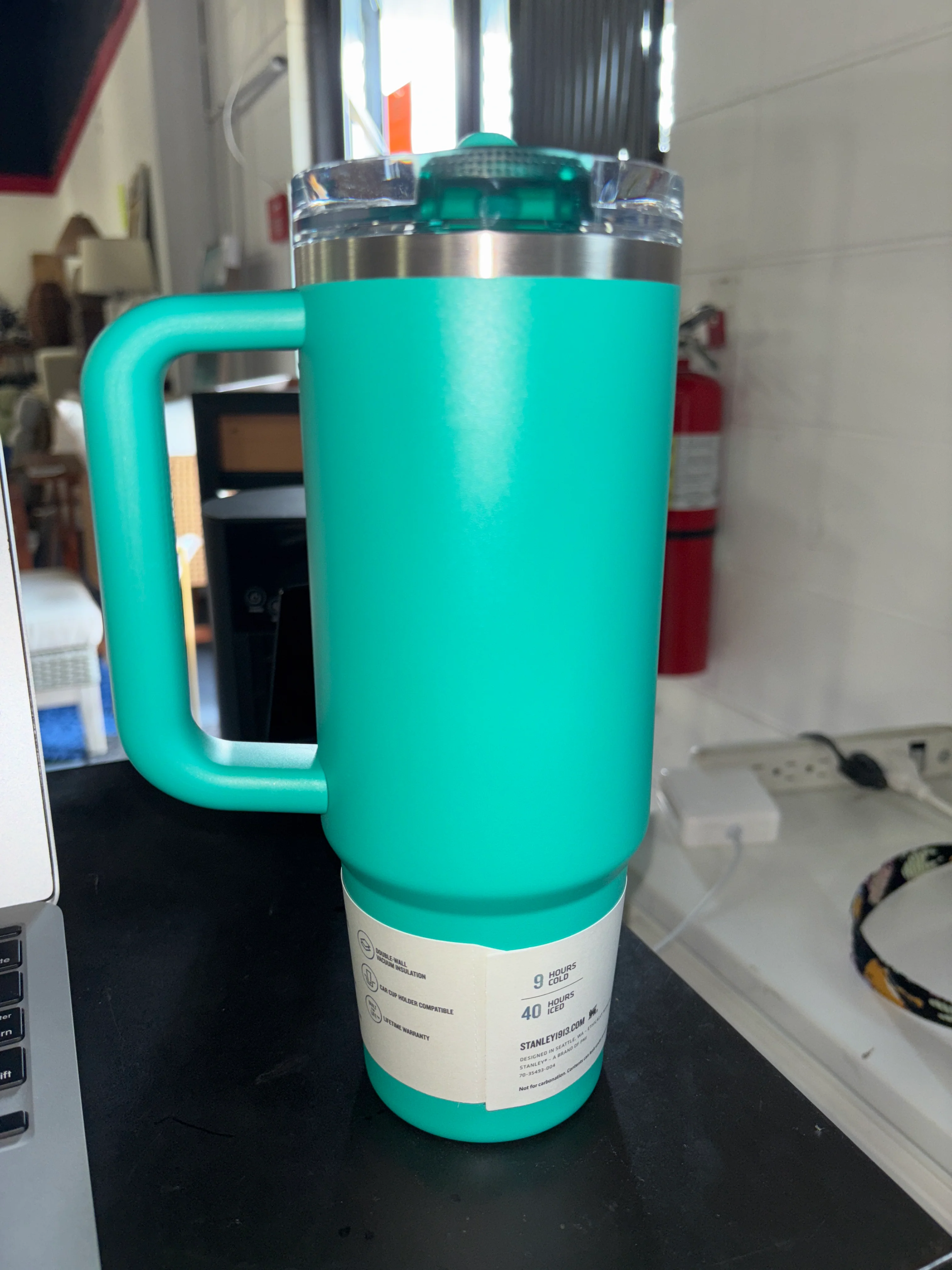 Stanley 30 oz Stainless Steel Quencher Pro Tour Tumbler SHOWROOM ITEM - Image 3