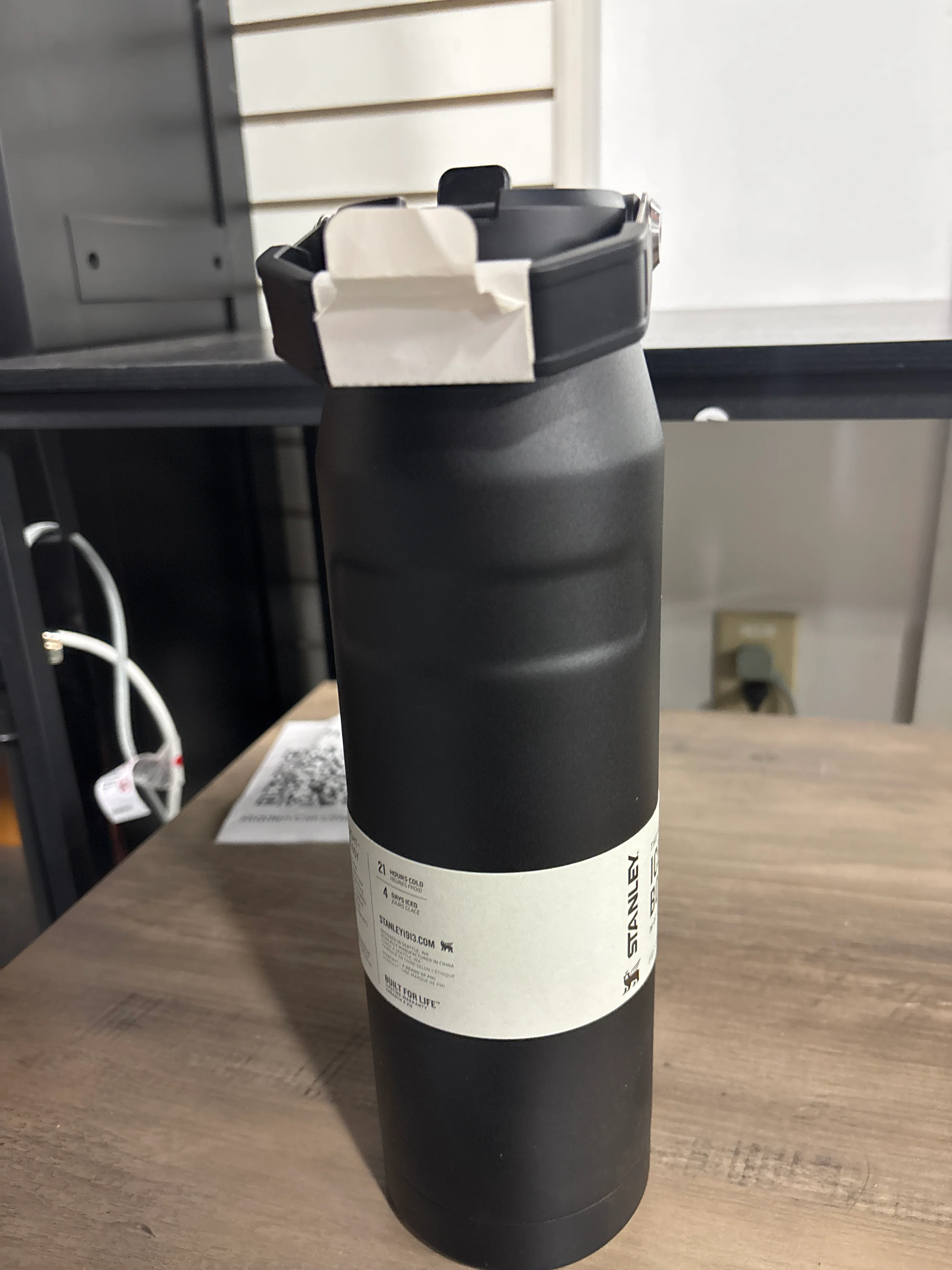 Stanley 36oz IceFlow Aerolight Water Bottle with Flip Straw - Black SHOWROOM ITEM - Image 4