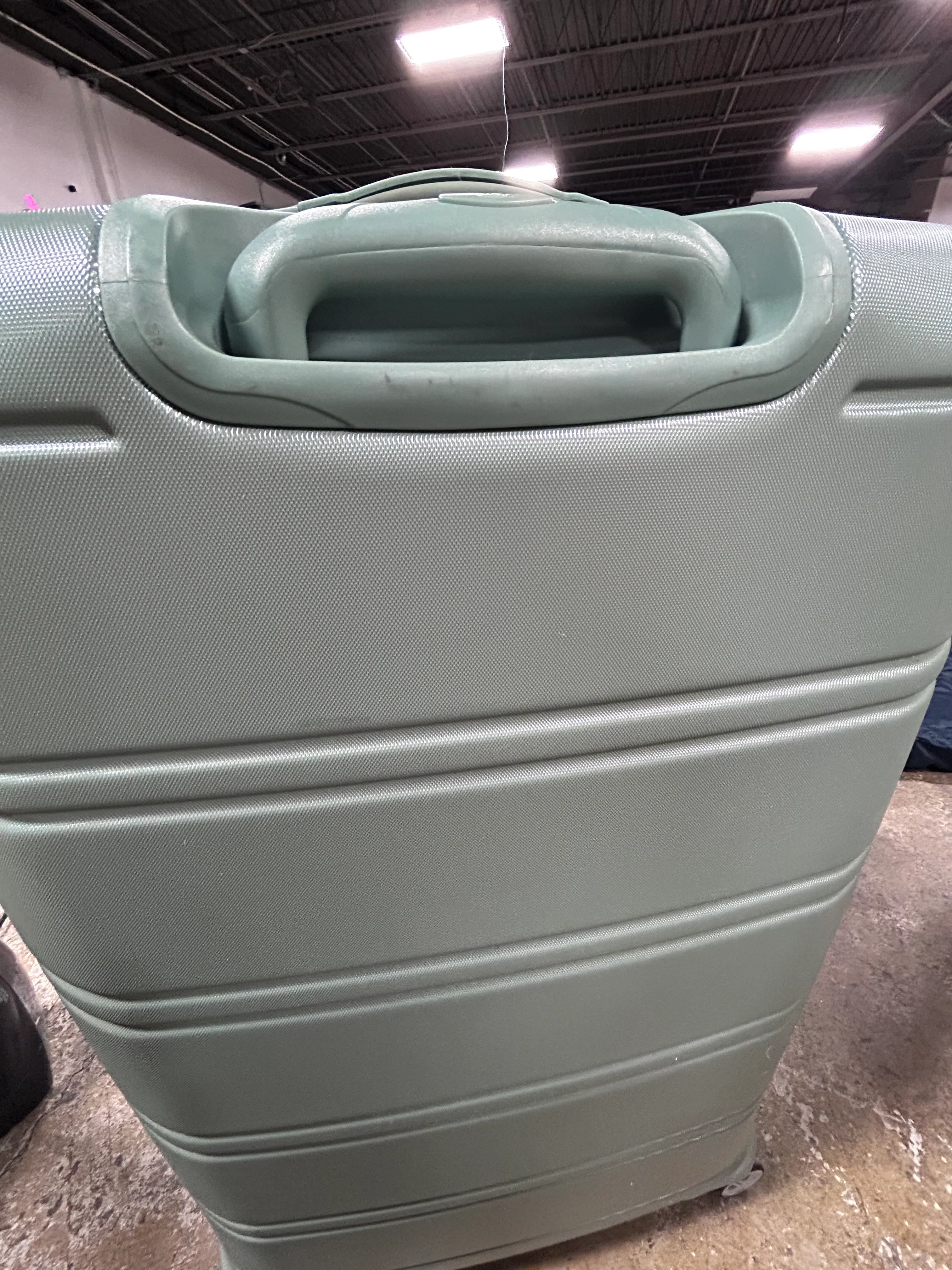 Stratum Large Checked Spinner Luggage - Image 7