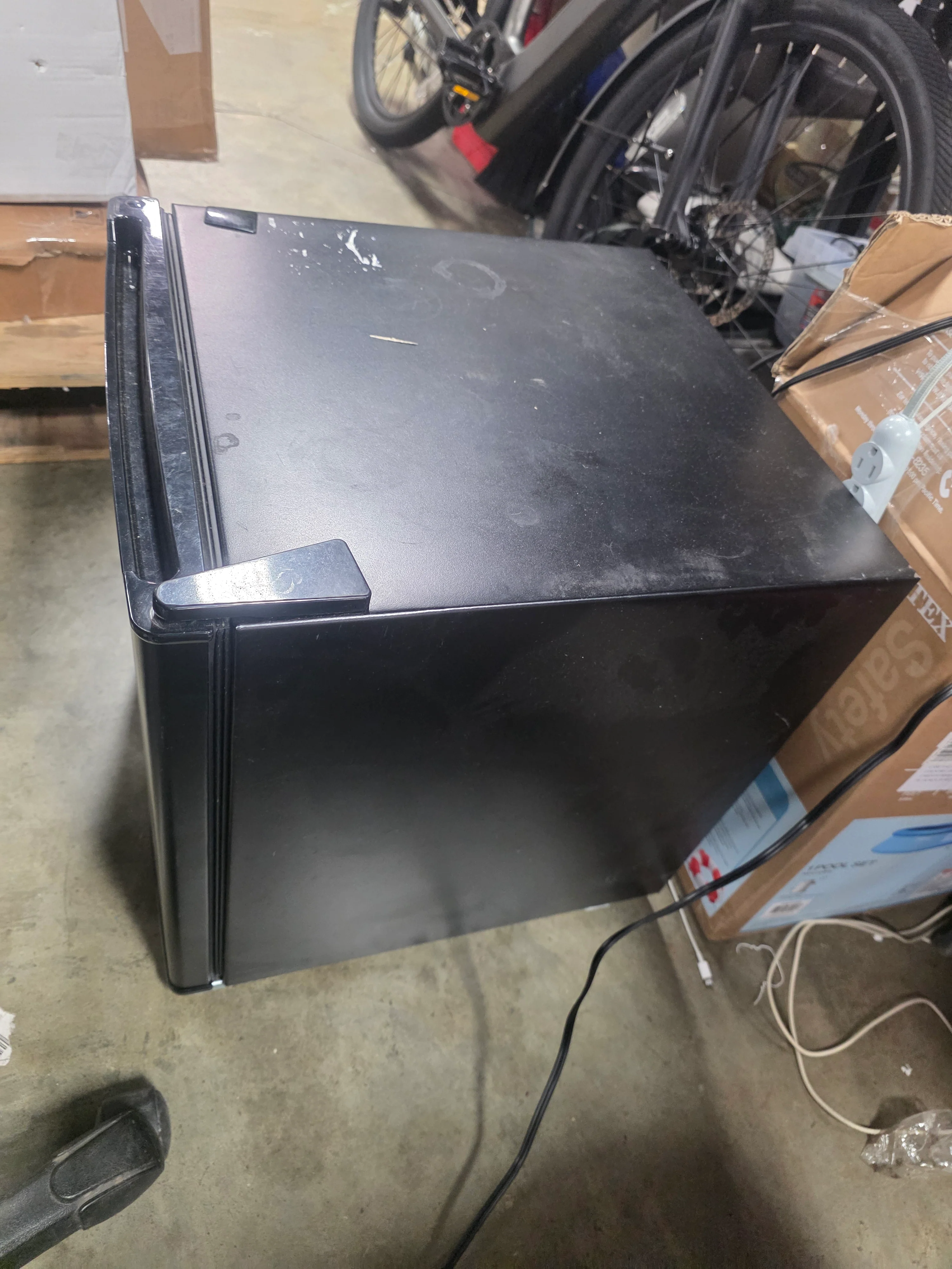 Sunbeam Mini-Fridge/Freezer - Image 3