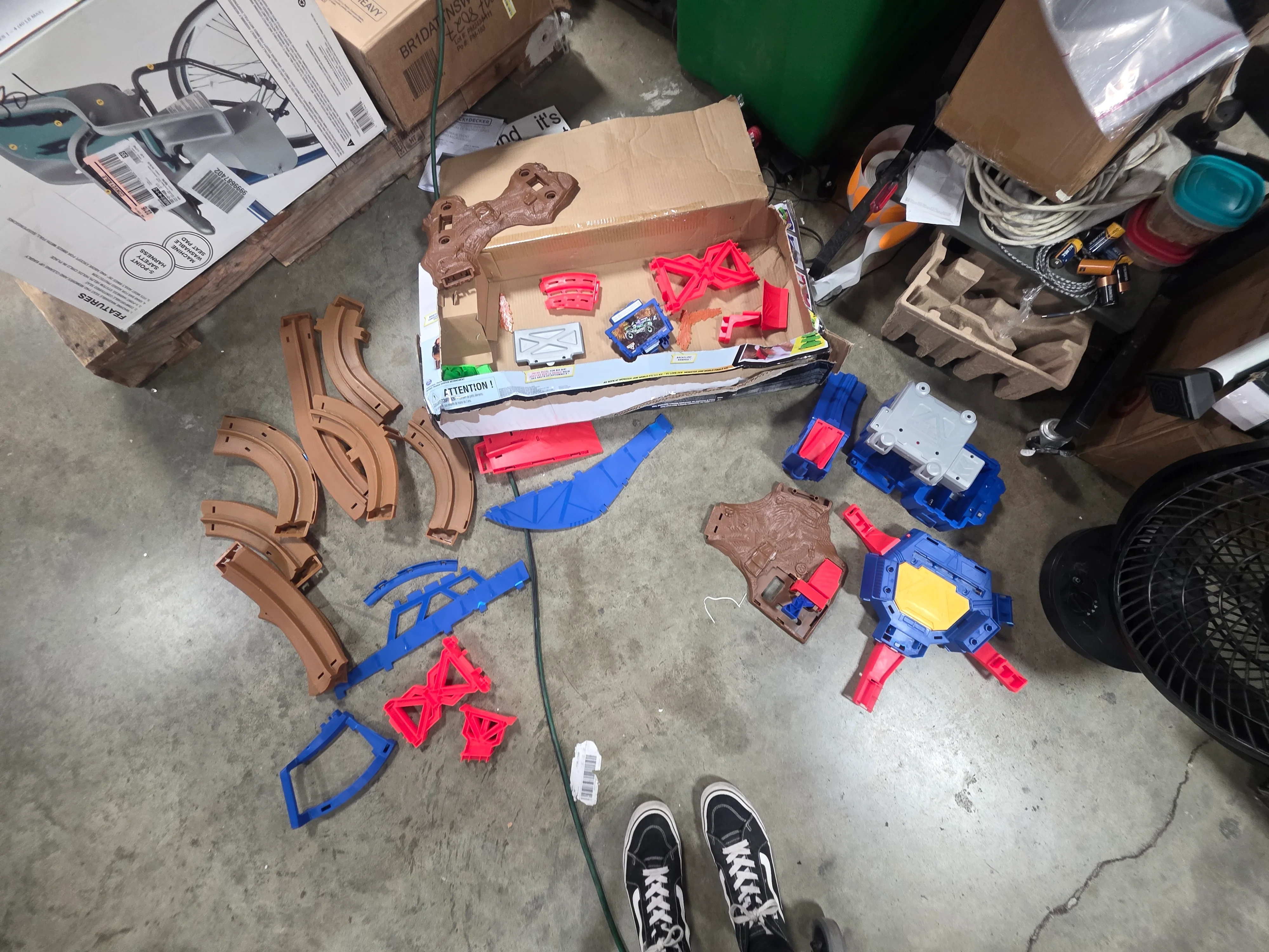 Supercharge Speedway Playset - Image 7