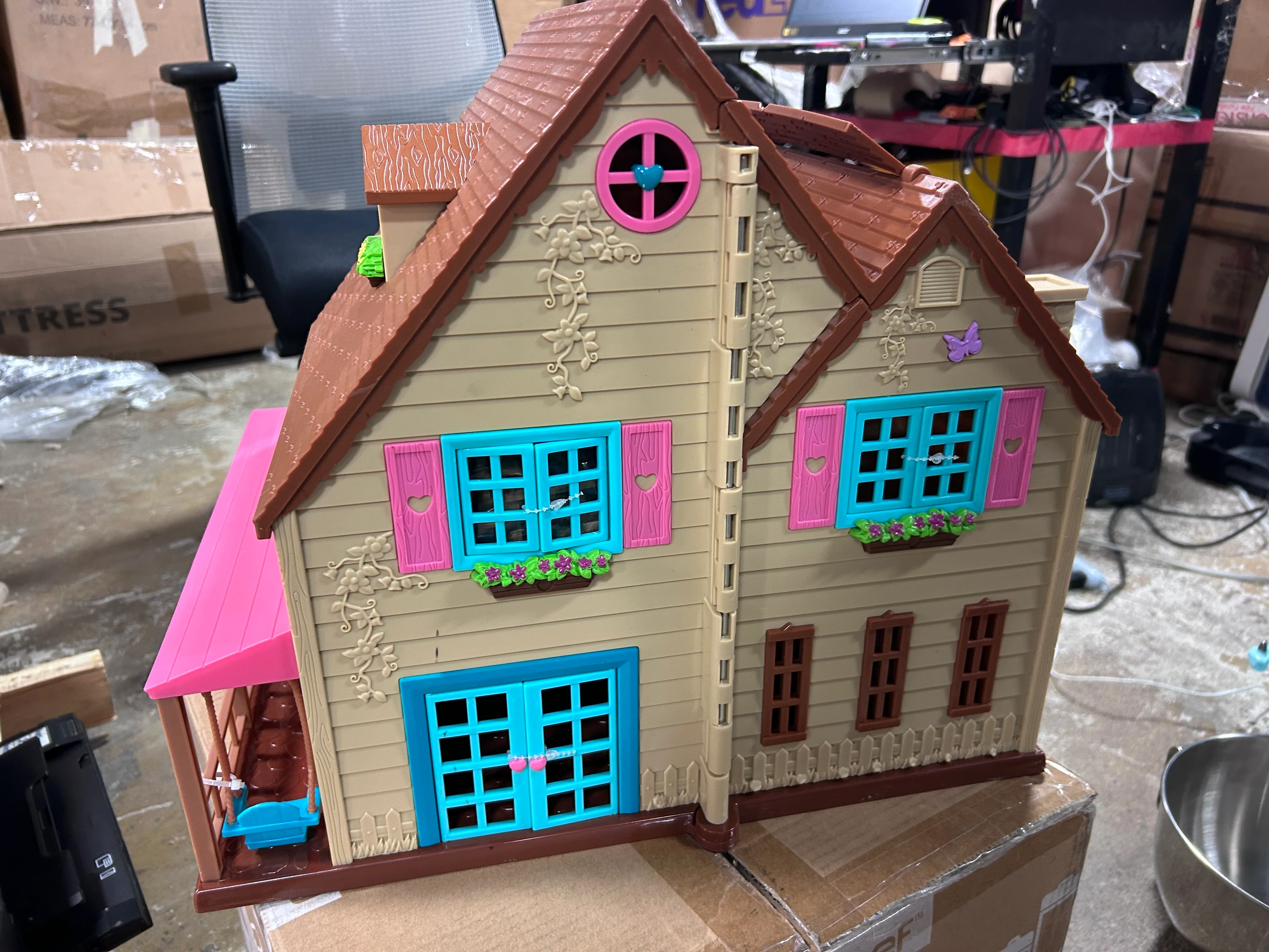 Hillside Cottage DOLLHOUSE ONLY - Image 6