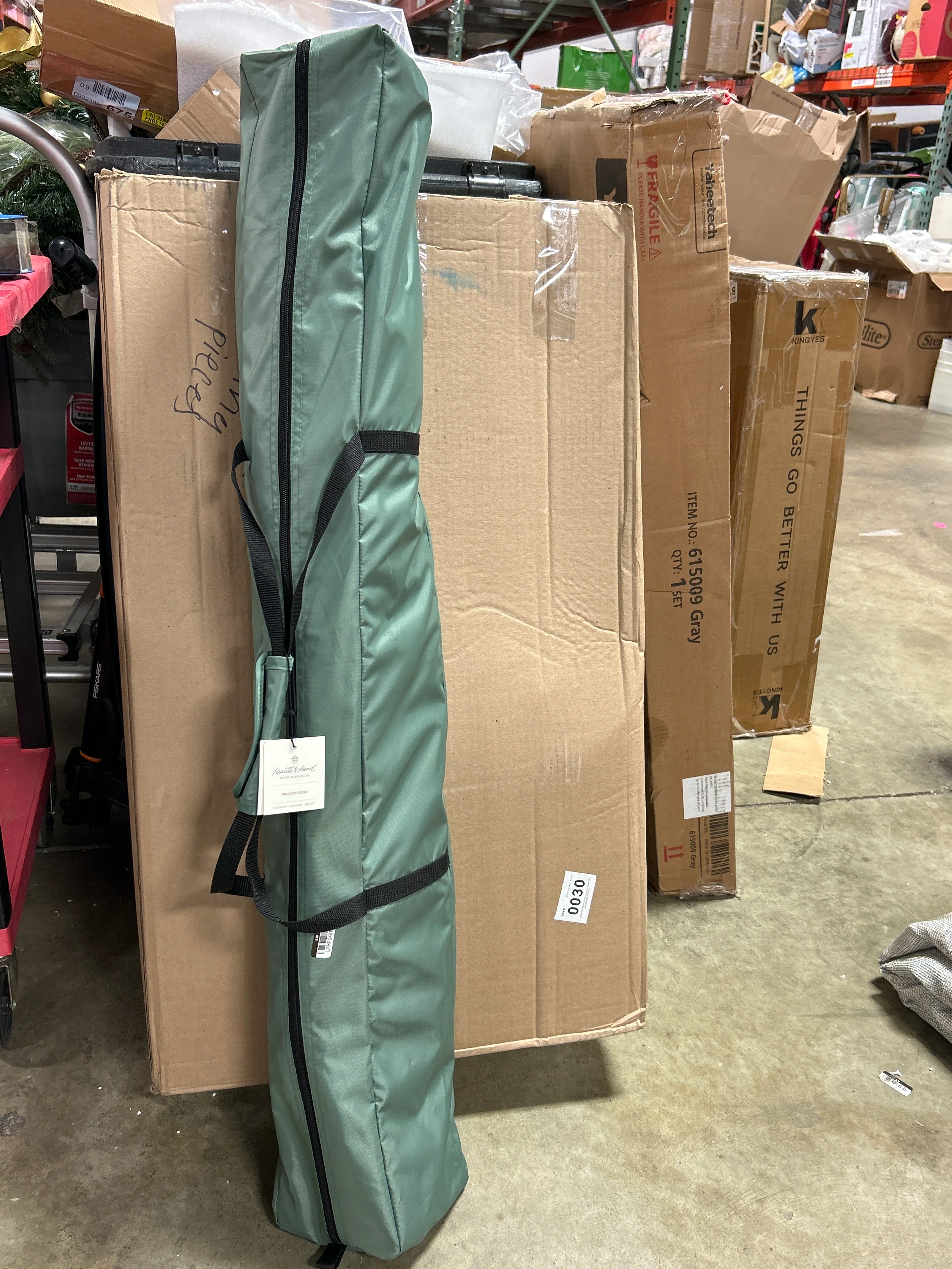 Tripod Manual Projector Screen Green - Image 7
