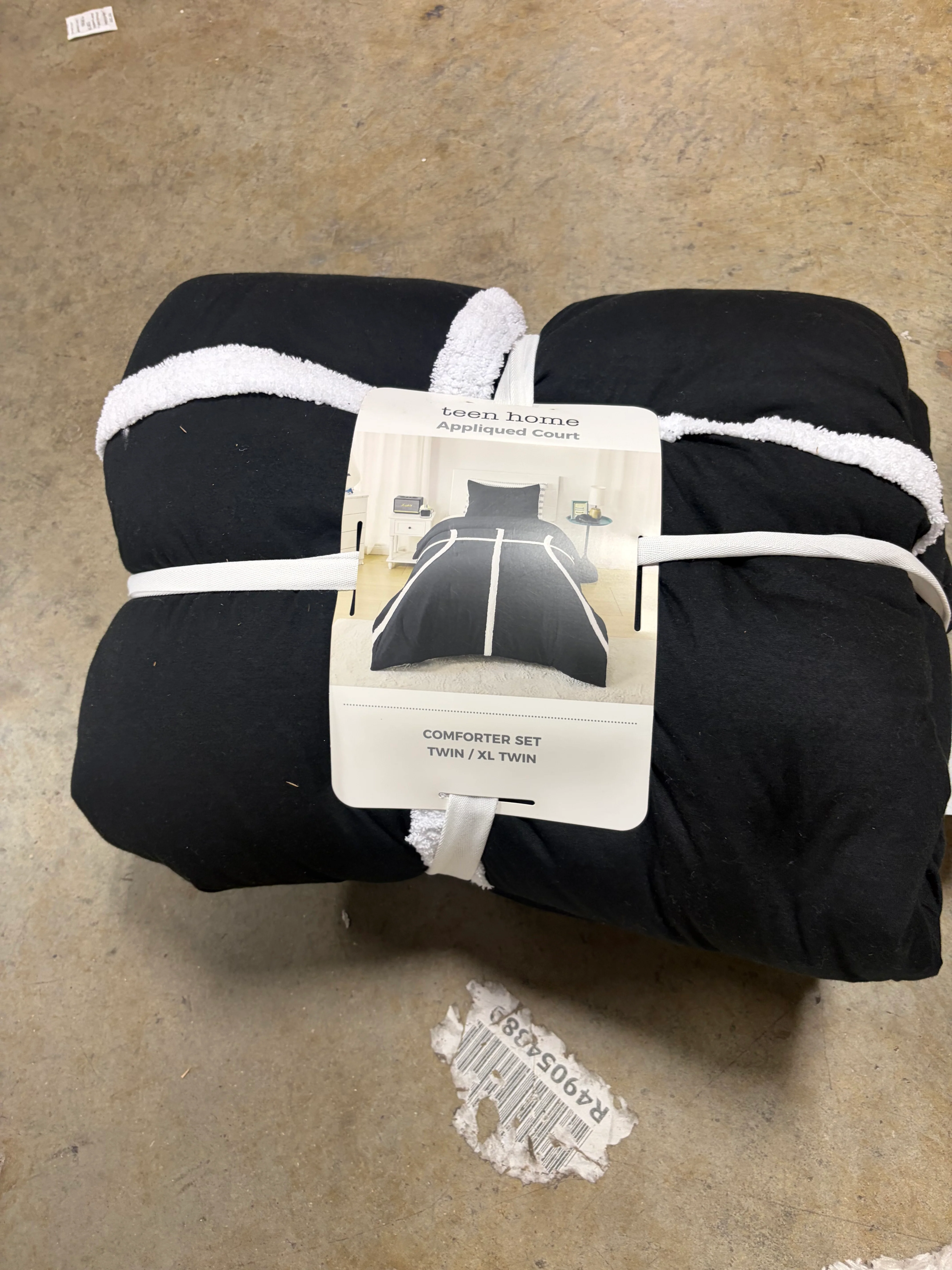 Applique Court Comforter Twin/Twin Extra Long - Image 4