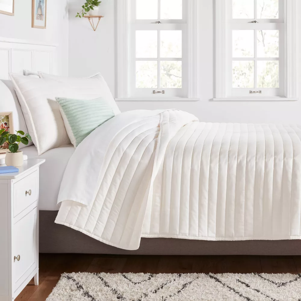 Twin/Twin Extra Long Satin Quilt Ivor - Image 3