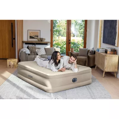 Ultra Plush Queen Air Mattress with Internal Pump - Image 3