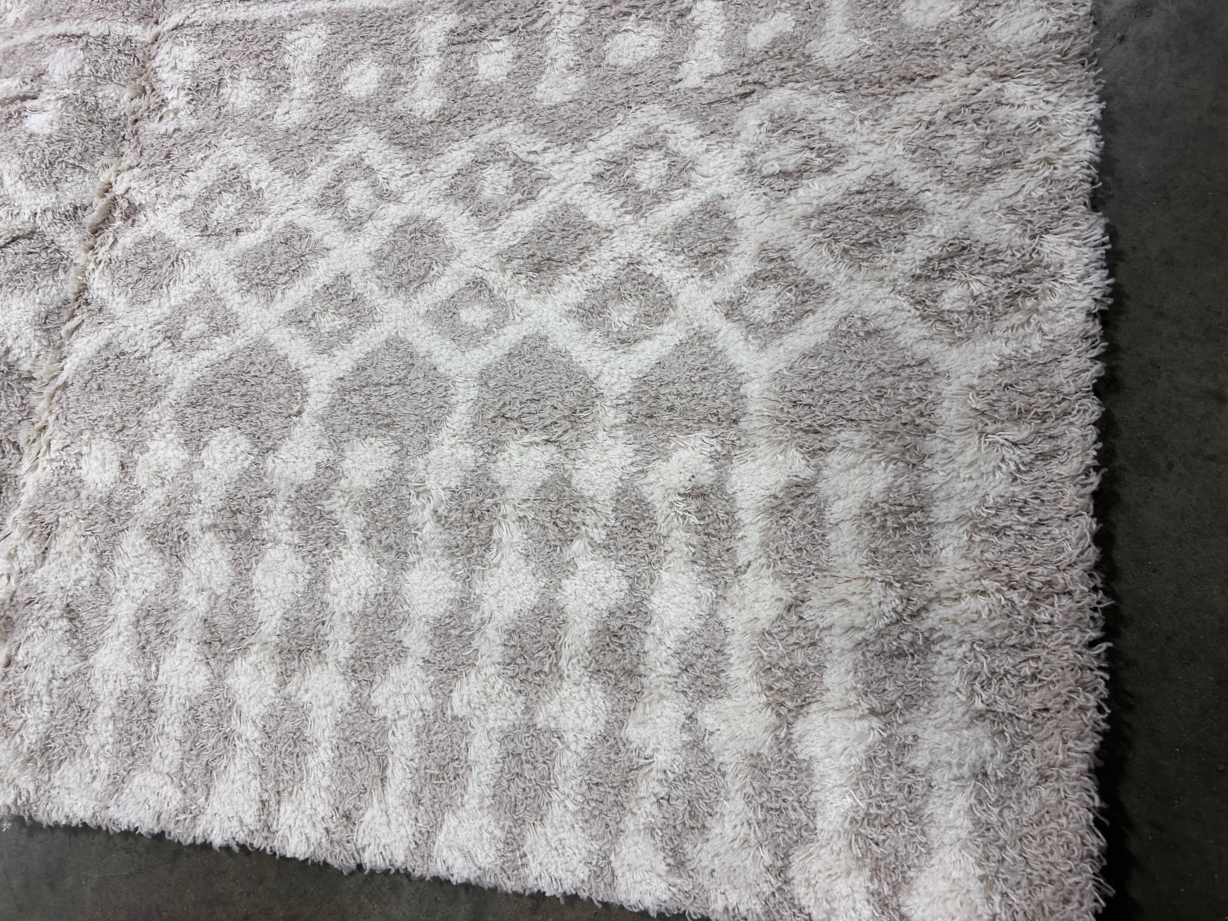 Urban Shag Machine Woven Rug 8*10, - Image 7