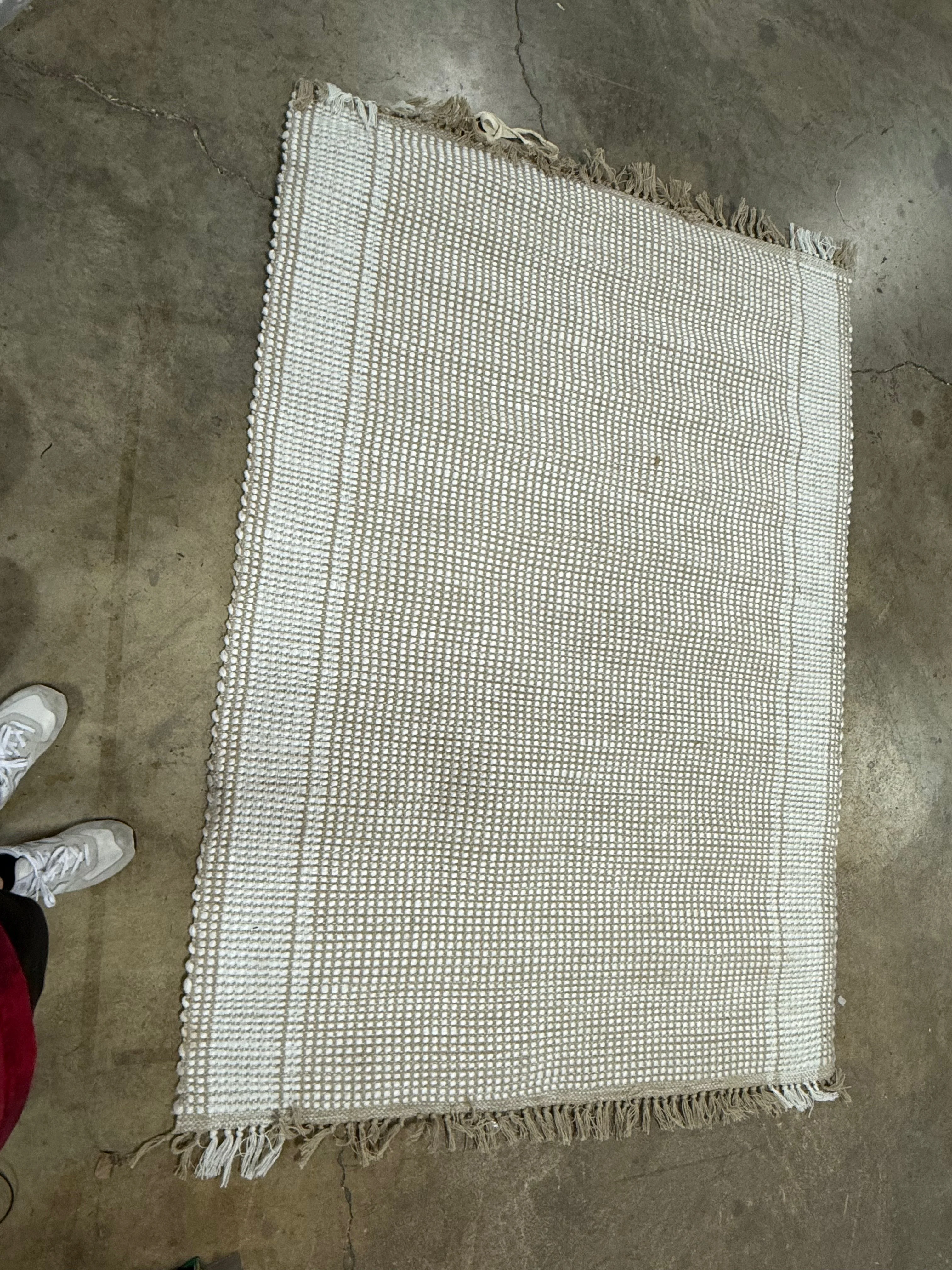 5’ x 7’ wide border stripe handmade woven area rug - Image 6