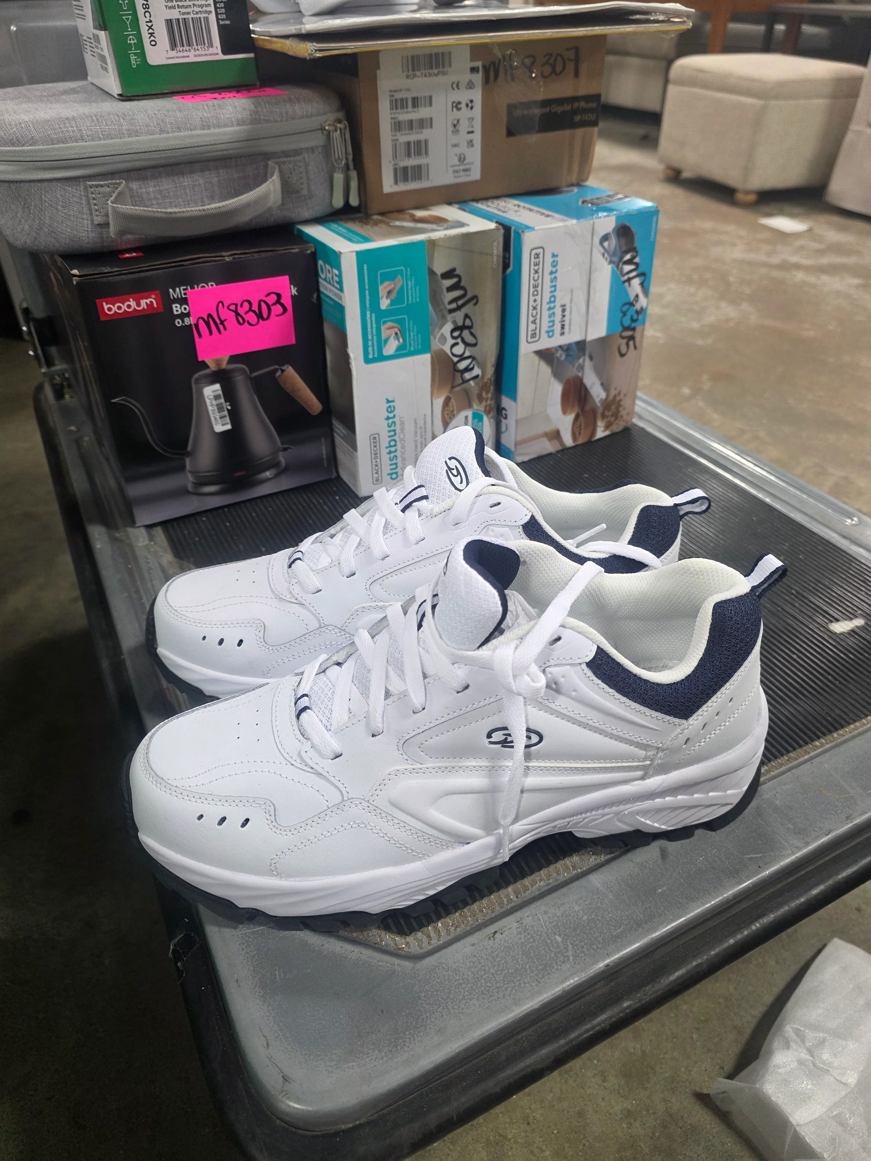 Men's Sebastian Walking Shoe - Image 6