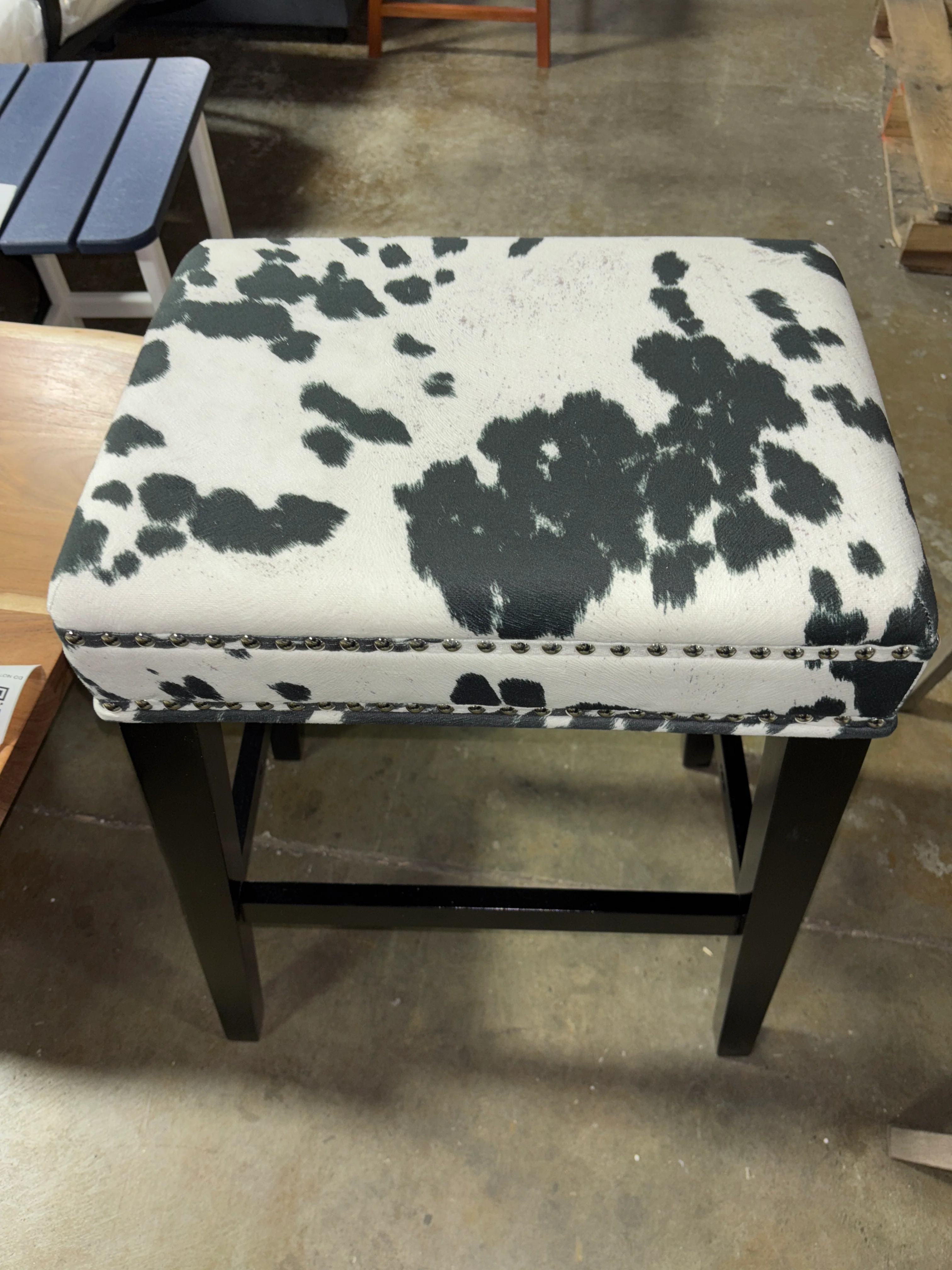 Walt Backless Counter Height Barstool - Black/White SHOWROOM ITEM - Image 3