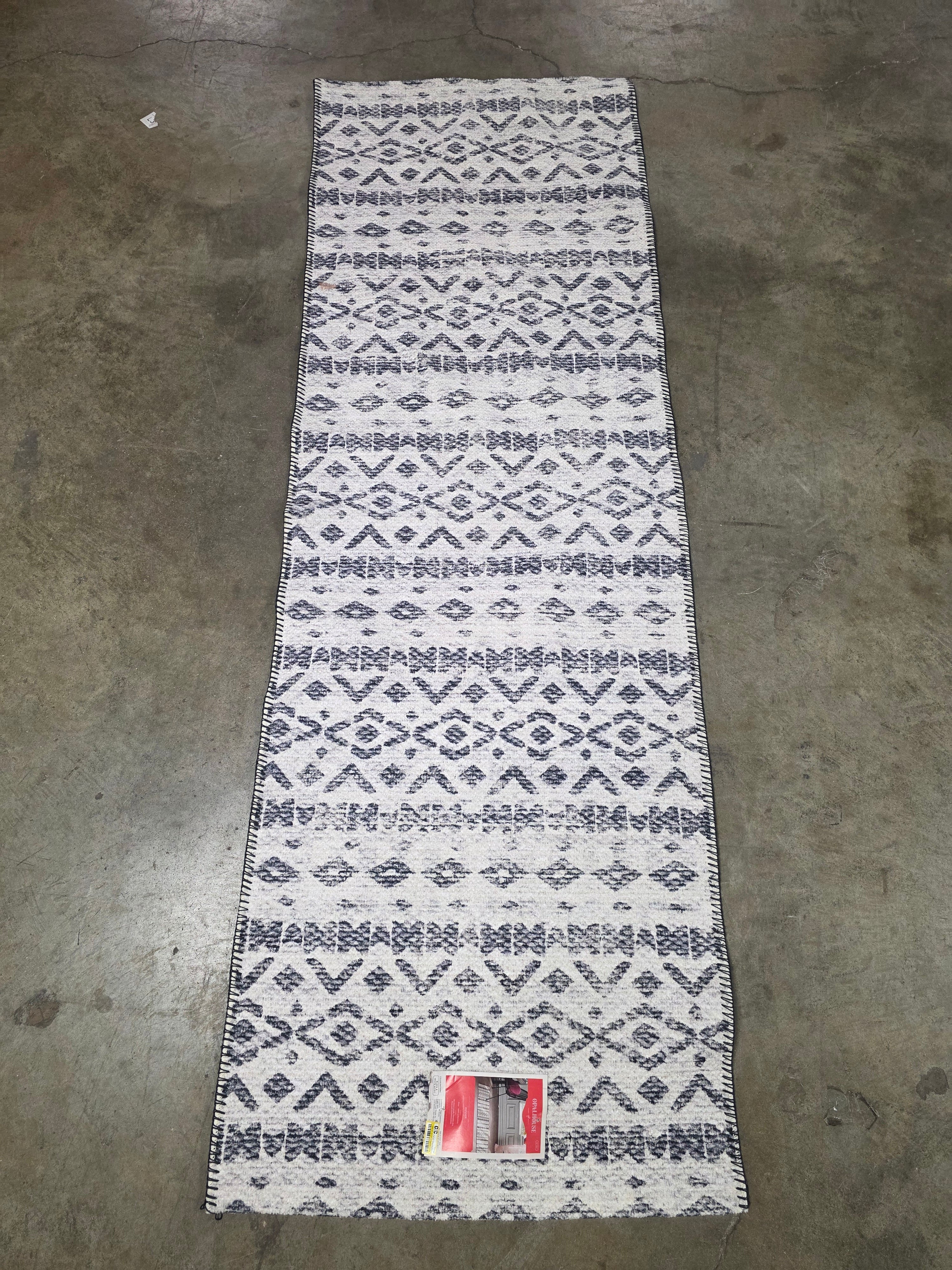 Washable Luna Aztec Diamond Printed Rug Black - 2'4"x7' - Image 5