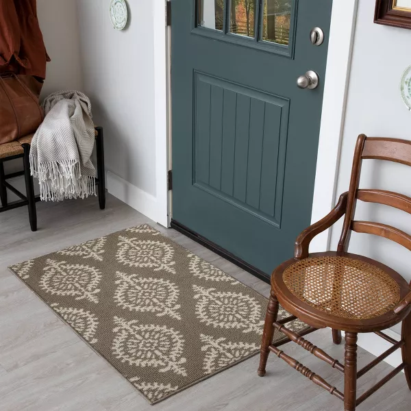Washable Paisley Tufted Rug 2'6"x4' - Image 2