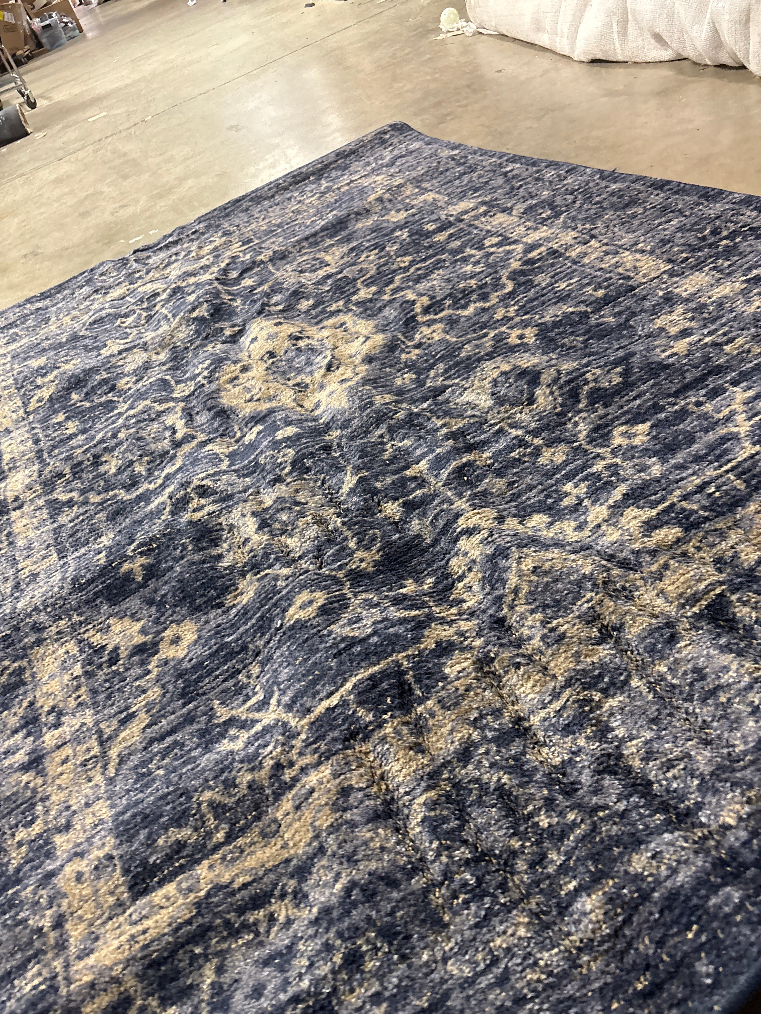 Washable Vintage Distressed Rug 5' x7' - Image 7