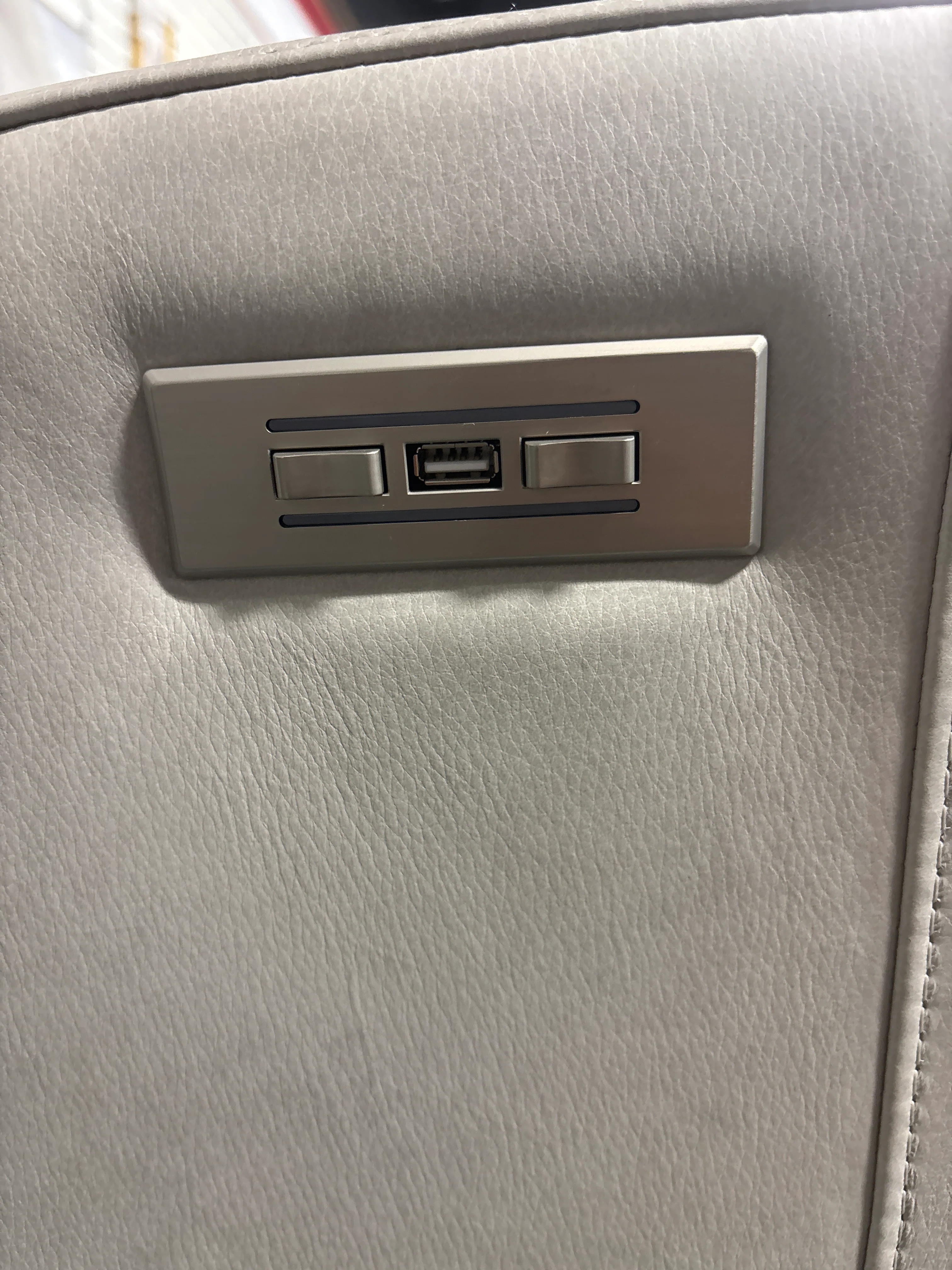 Weller Leather Power Recliner SHOWROOM ITEM - Image 4