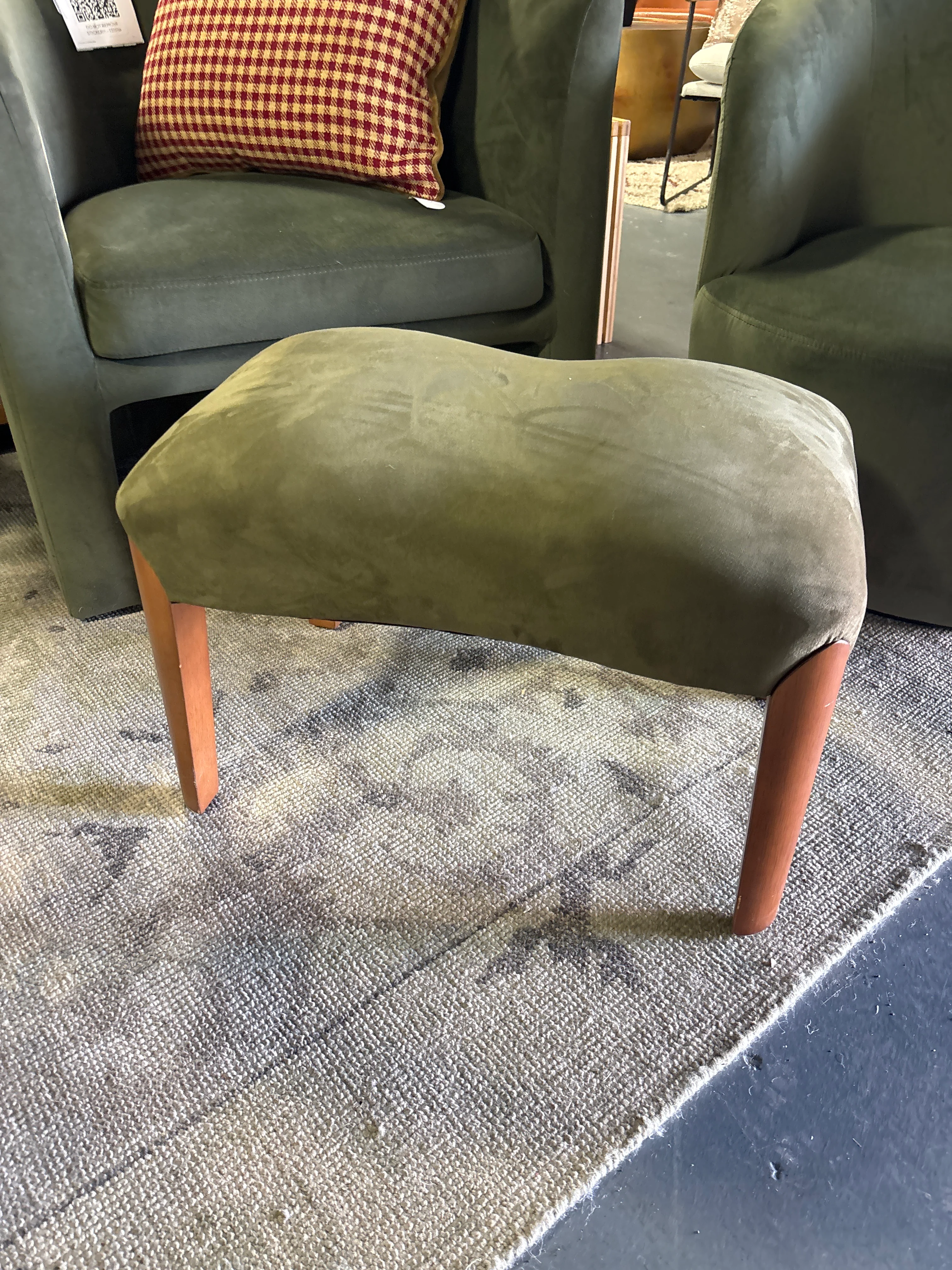 Wood Leg Ottoman Green SHOWROOM ITEM - Image 2