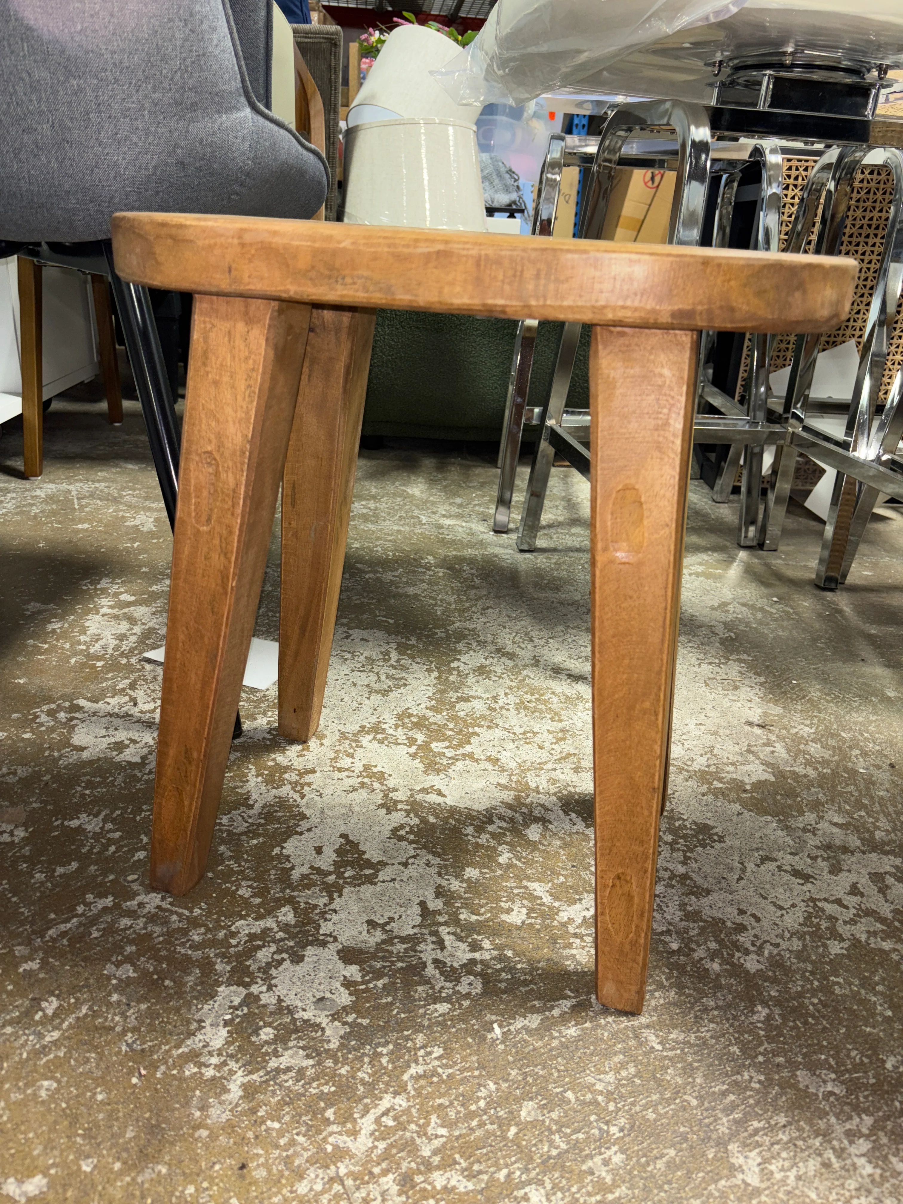Woodland Carved Wood Accent Table - Brown SHOWROOM ITEM - Image 3