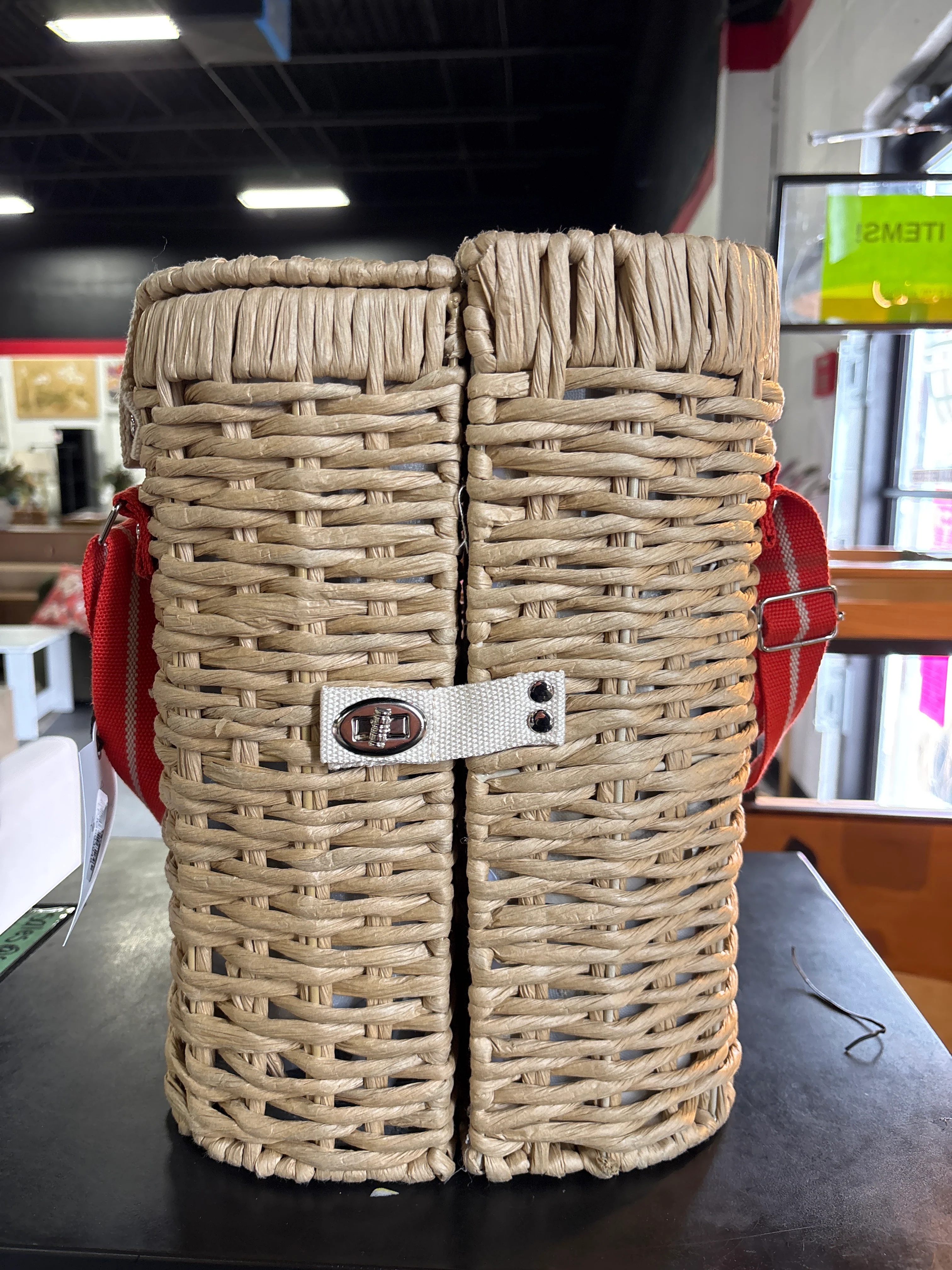 Woven Paper Bottle Carrier SHOWROOM ITEM - Image 2