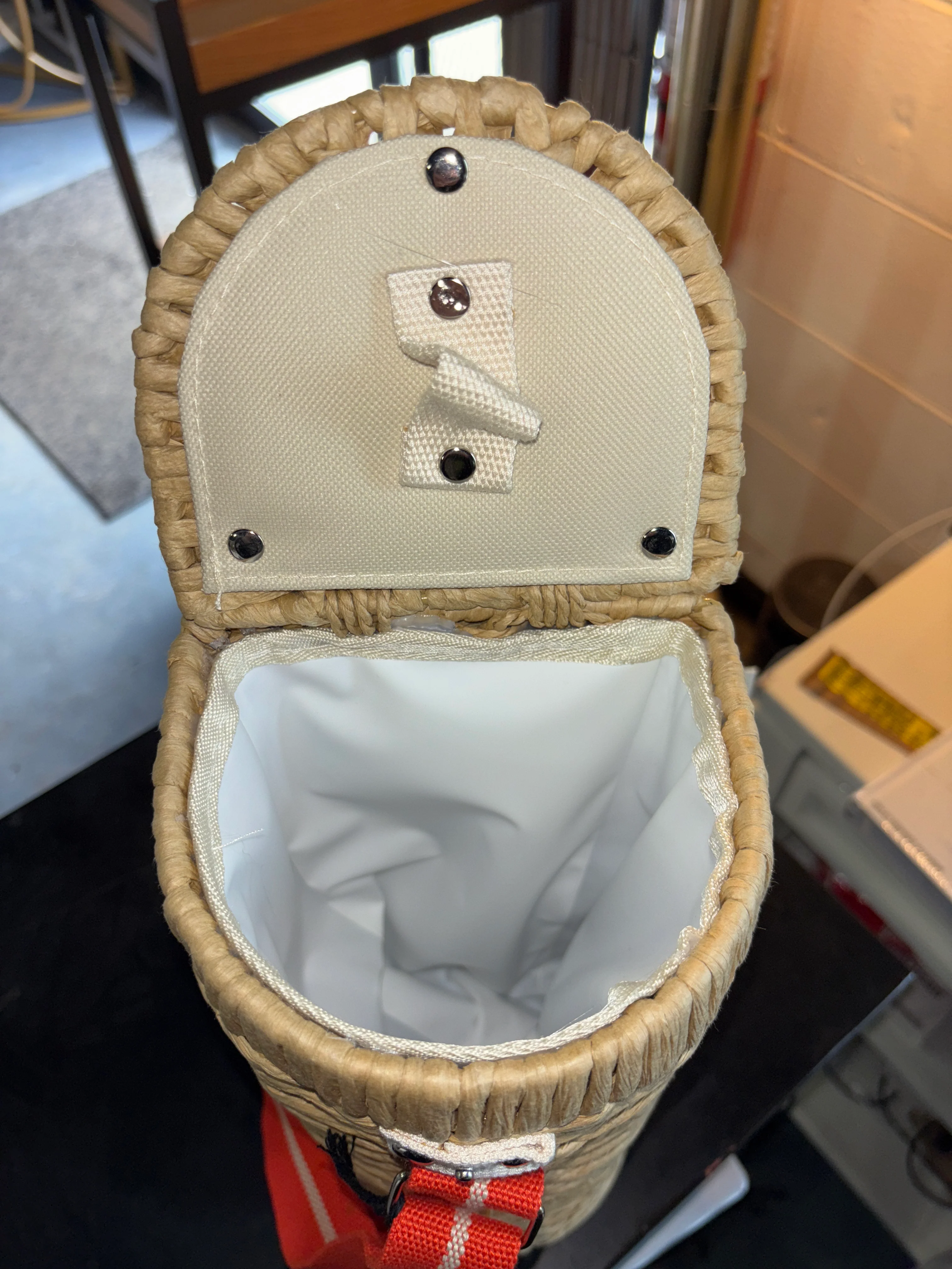 Woven Paper Bottle Carrier SHOWROOM ITEM - Image 5