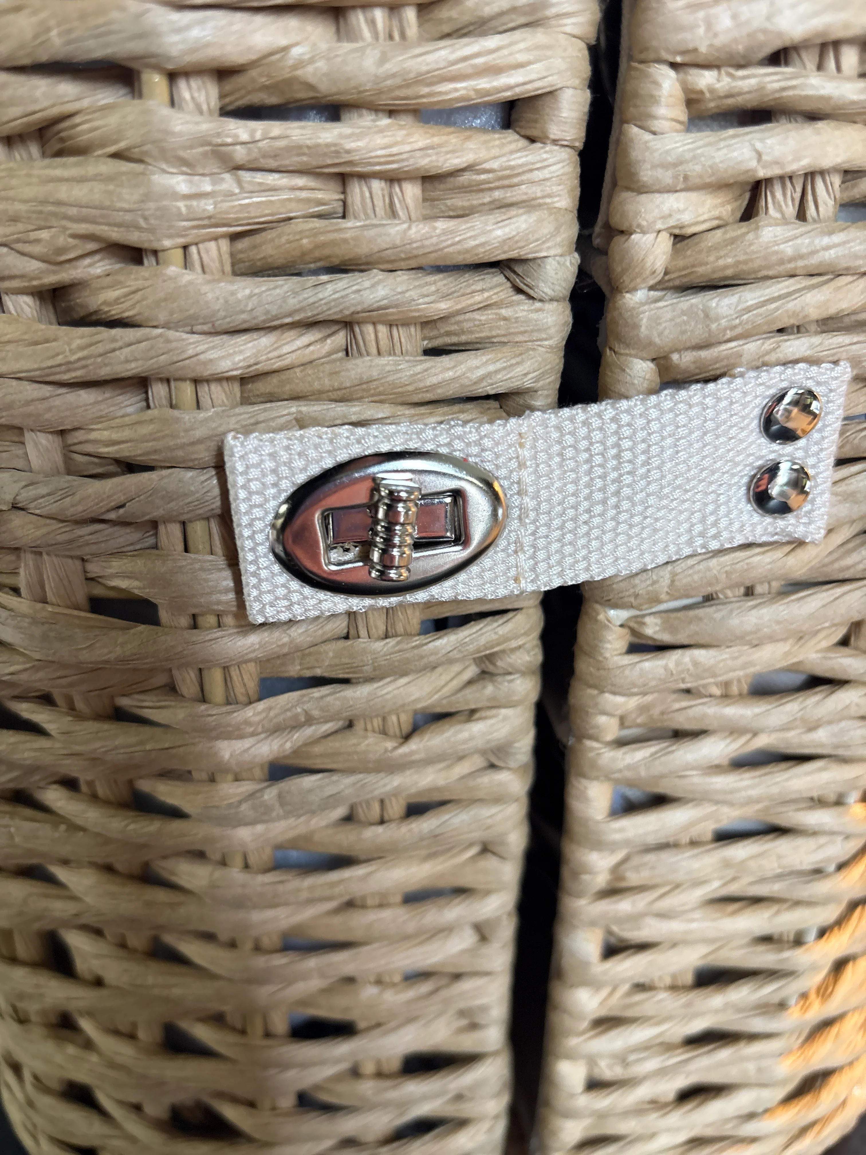 Woven Paper Bottle Carrier SHOWROOM ITEM - Image 6