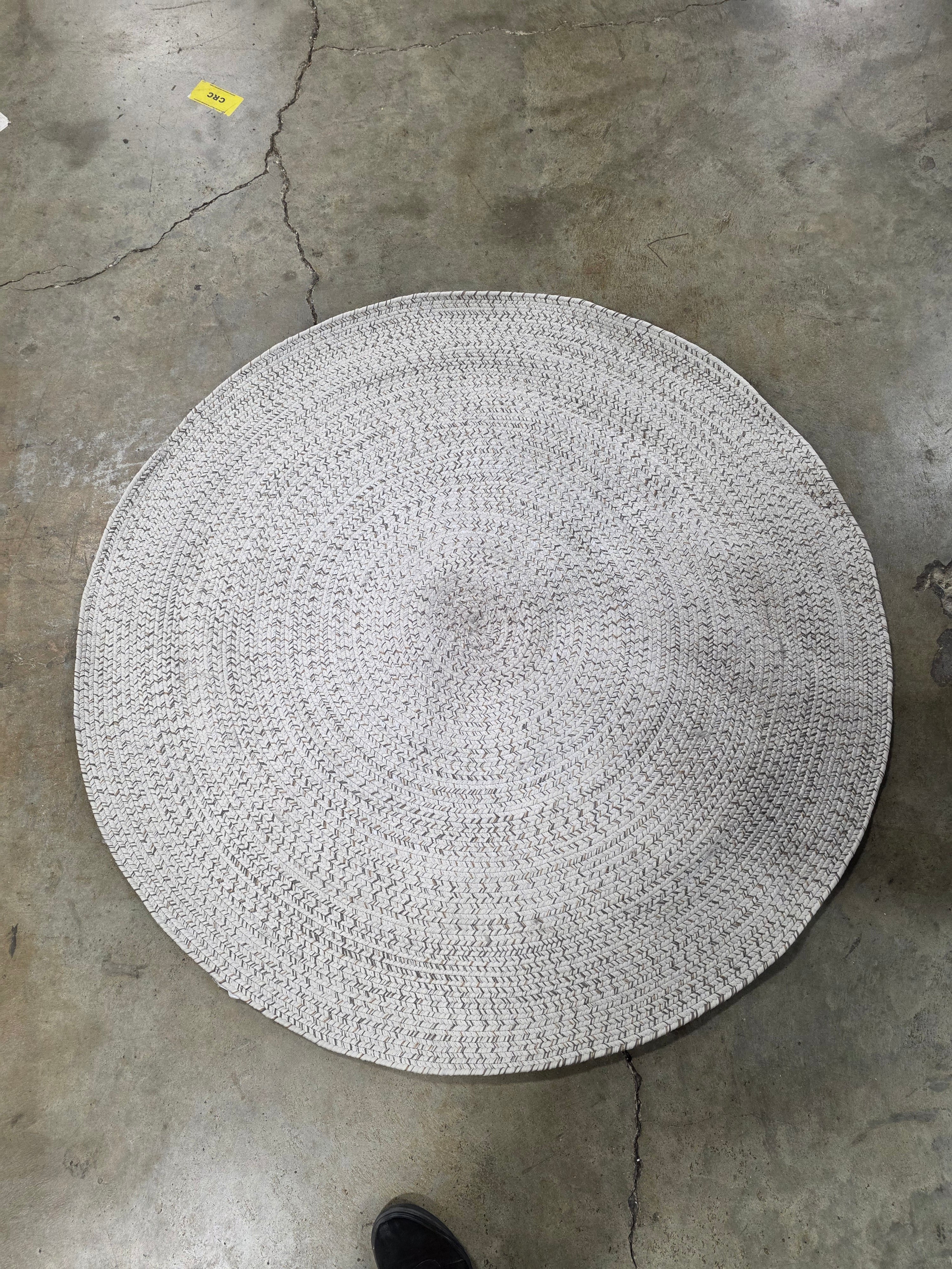 Wynn Braided Indoor/Outdoor Area Rug Round 4' - Image 3