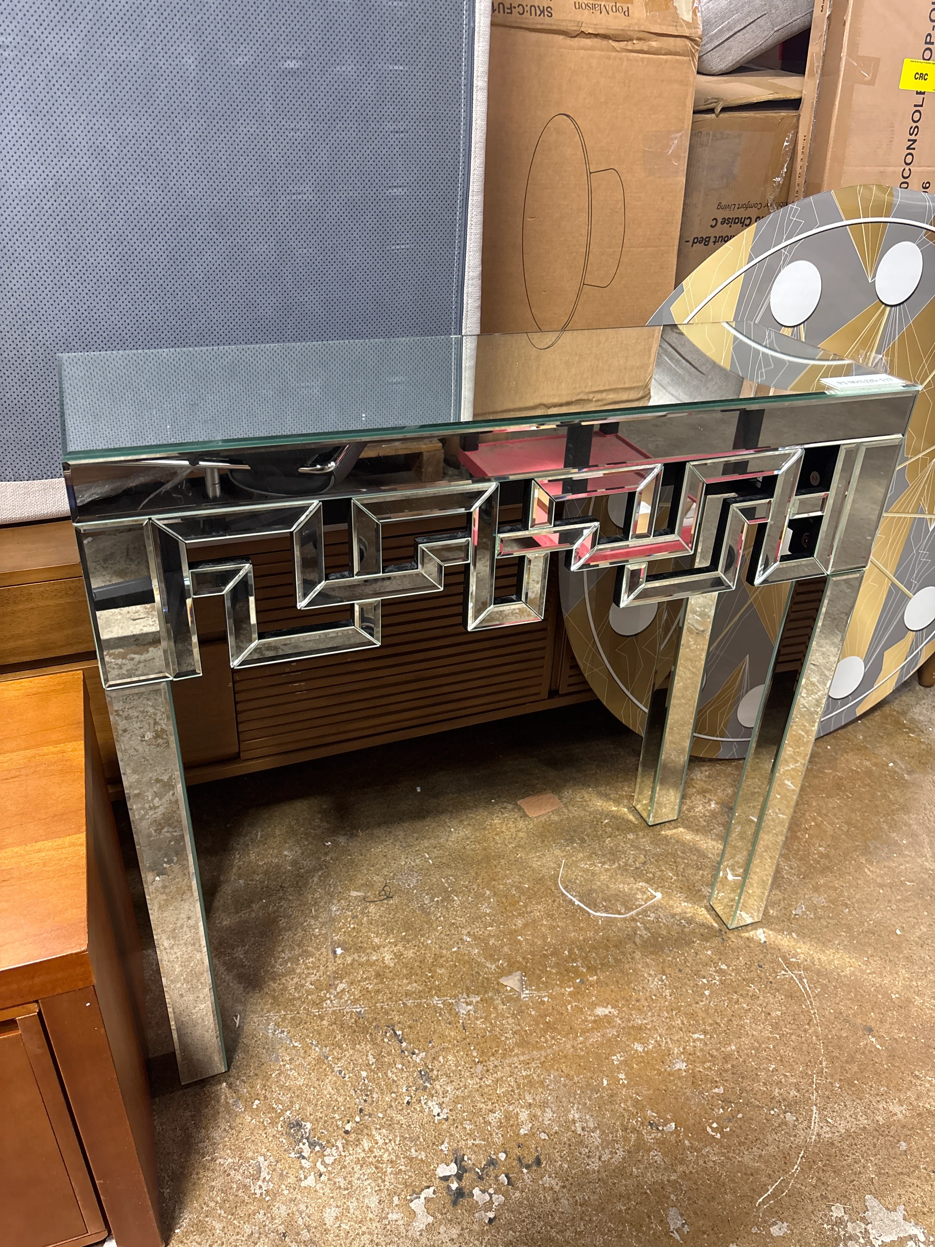 Yolanta 31.5'' Mirrored Glass Console Table SHOWROOM ITEM - Image 2