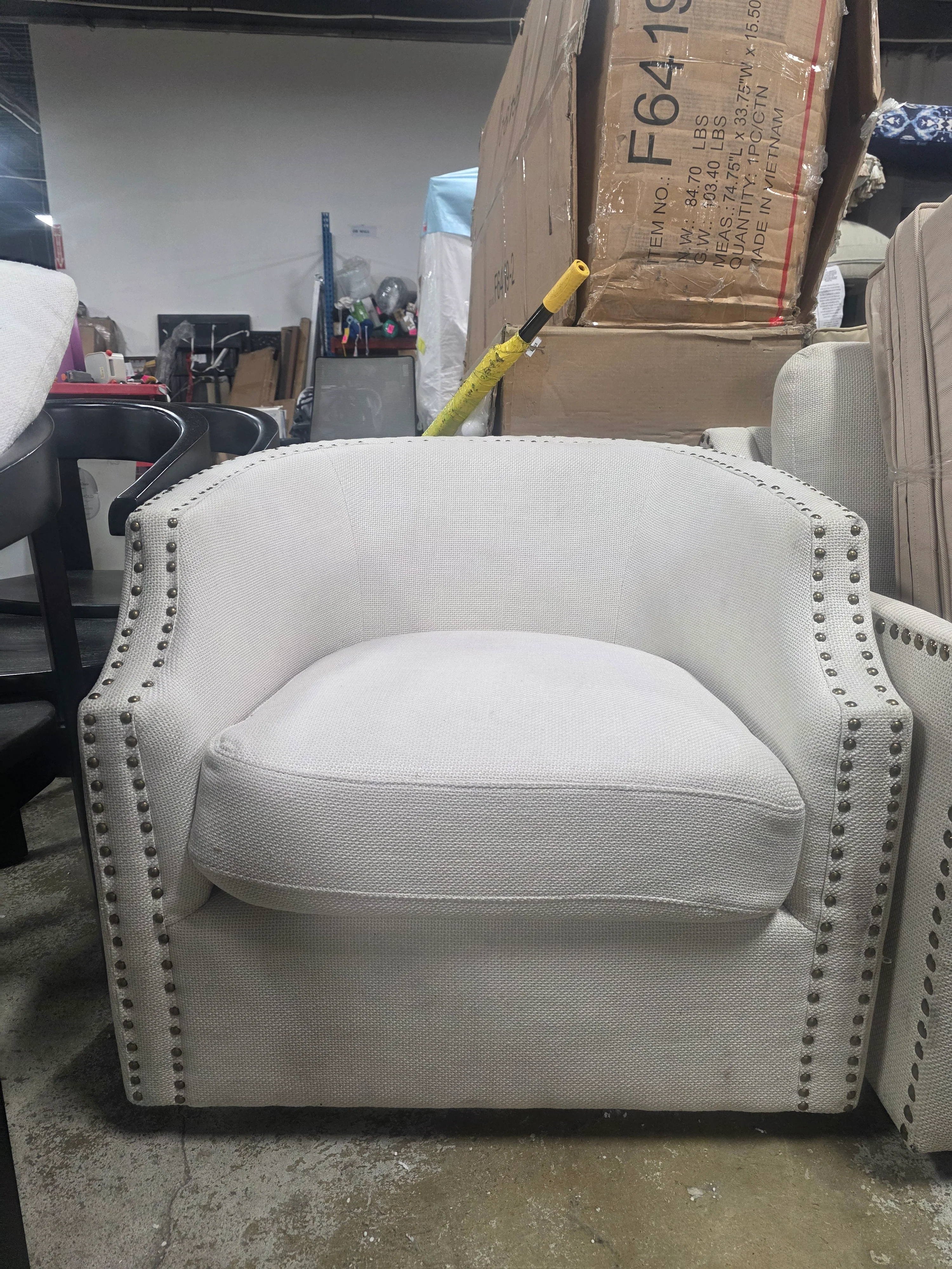 Yoneston Swivel Chair Modern Leather Accent Sofa with Metal Base - SHOWROOM ITEM - Image 2